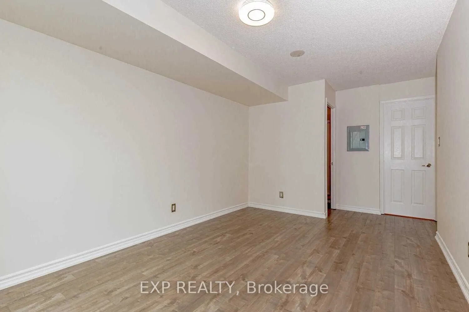 335 Rathburn Road W, #303