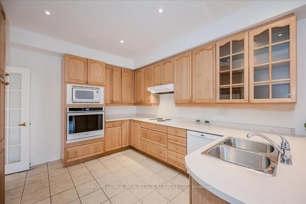 1267 Dorval Drive, #19