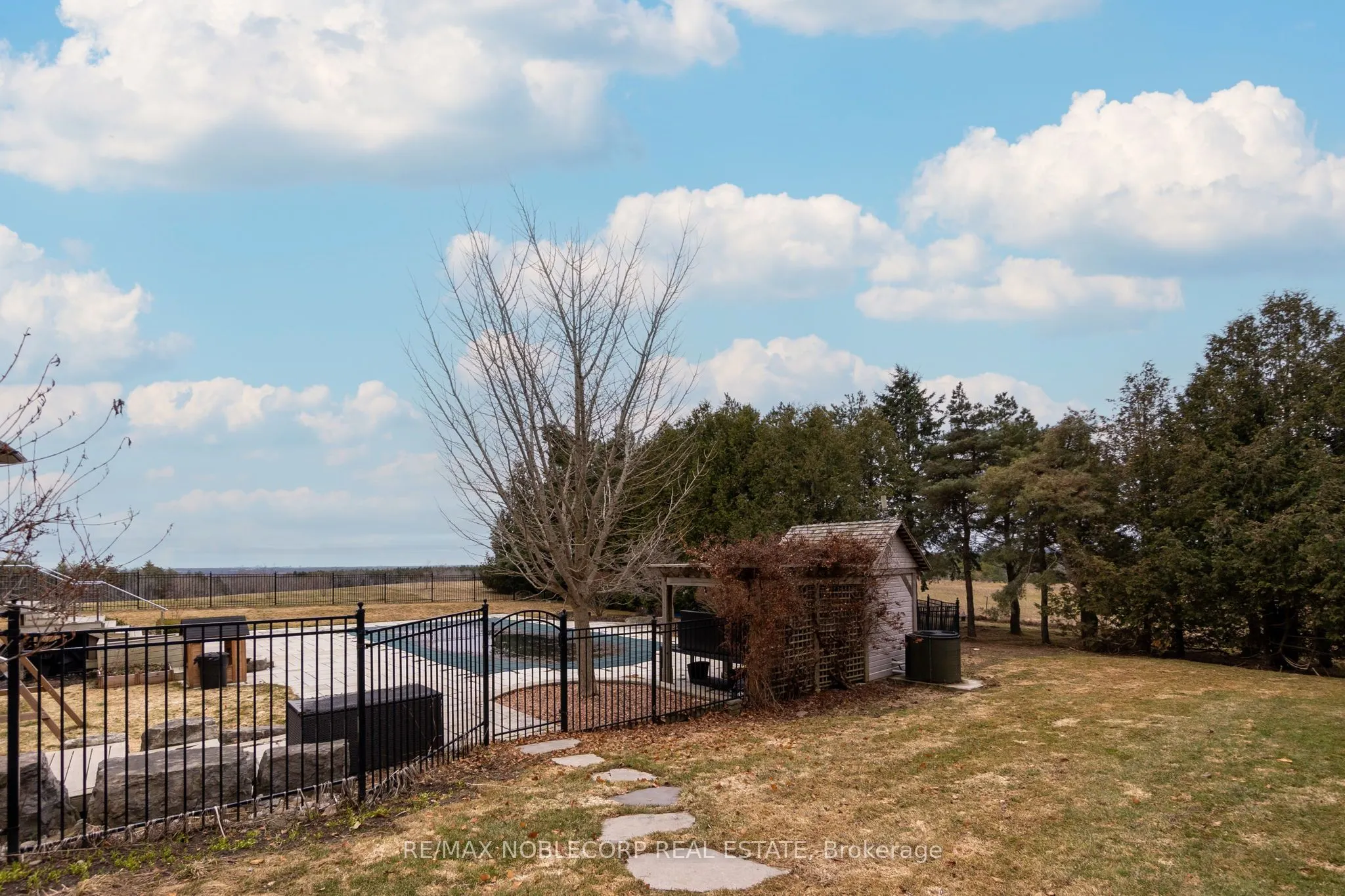 17088 Horseshoe Hill Road