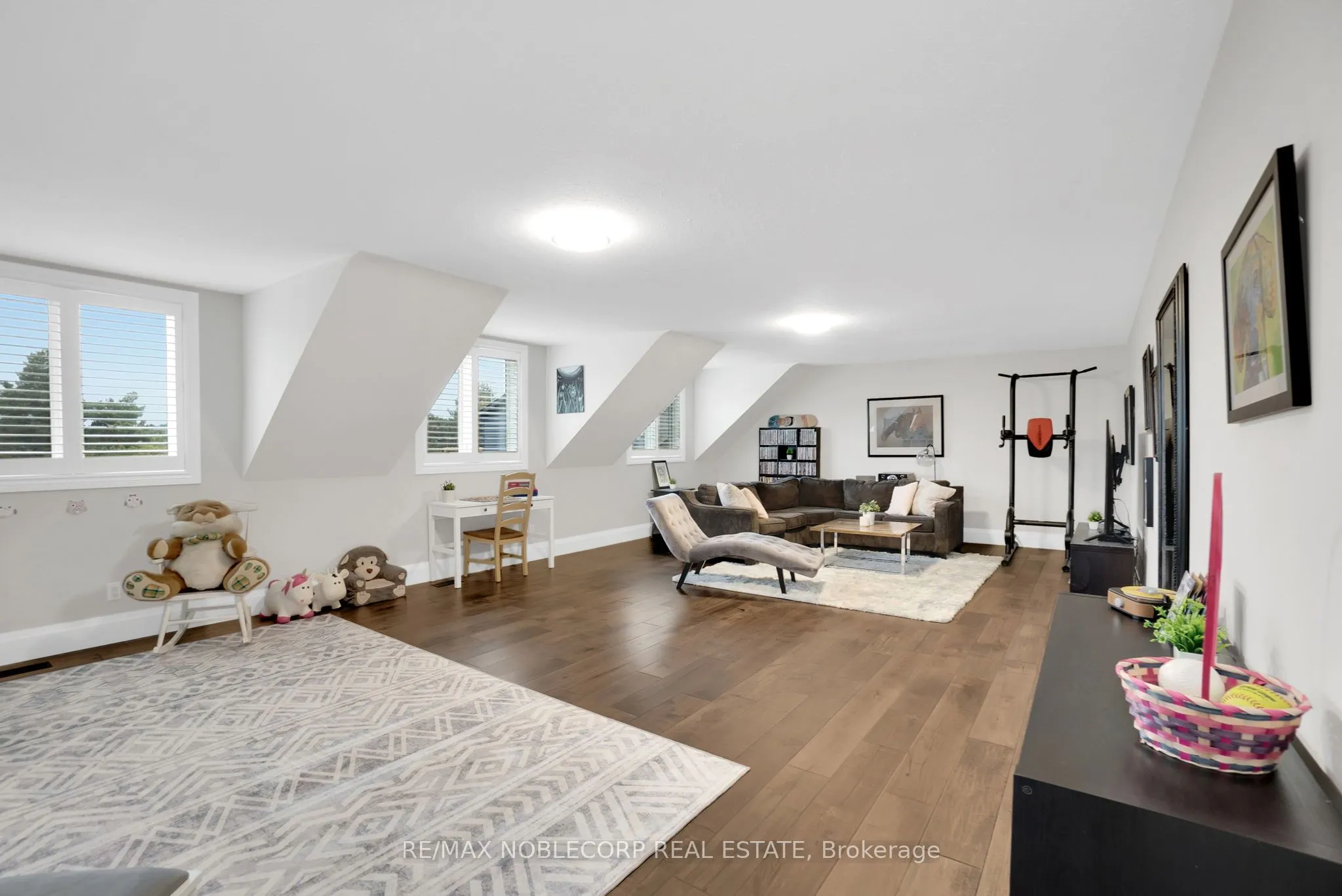 17088 Horseshoe Hill Road