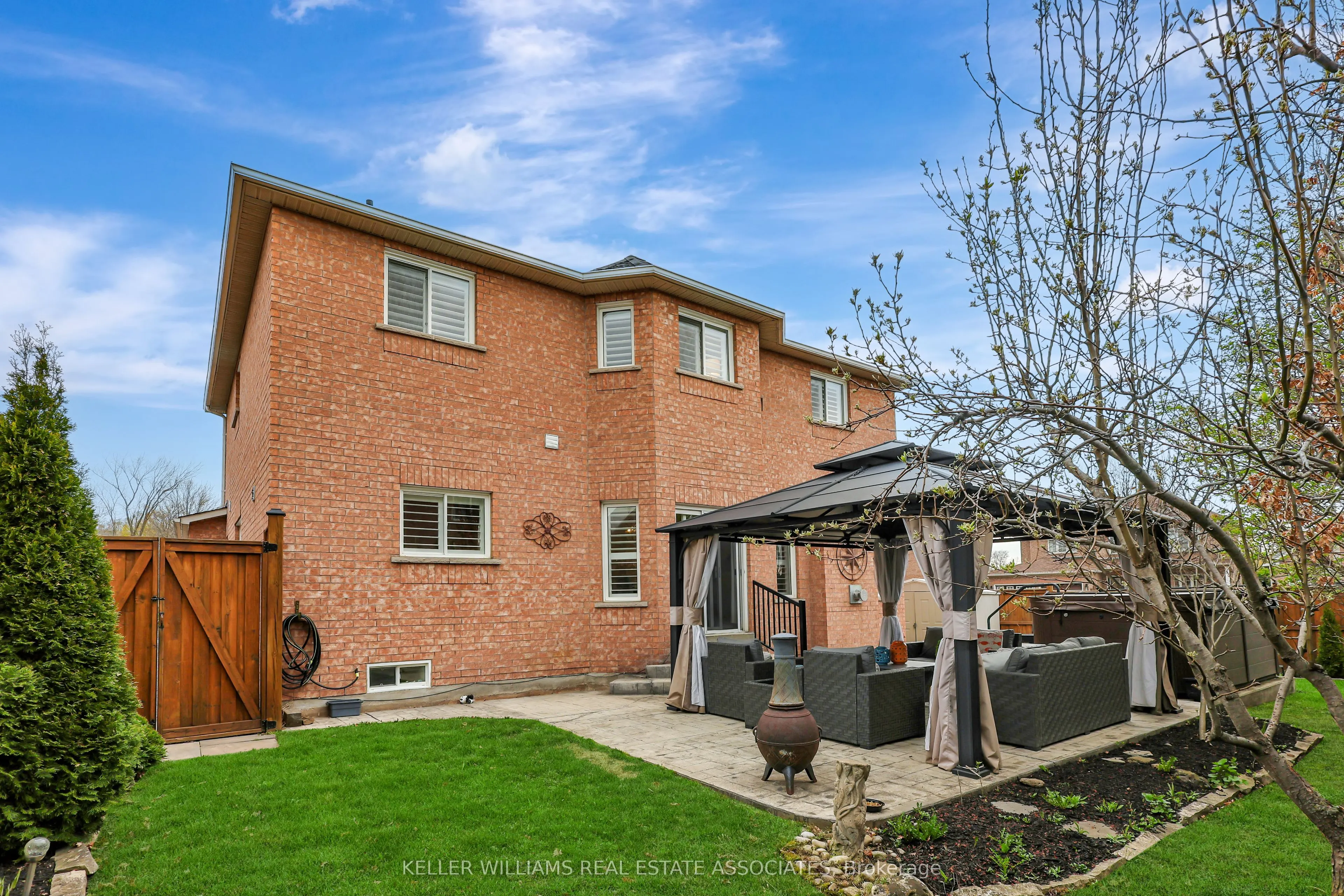 15 Johnson Crescent