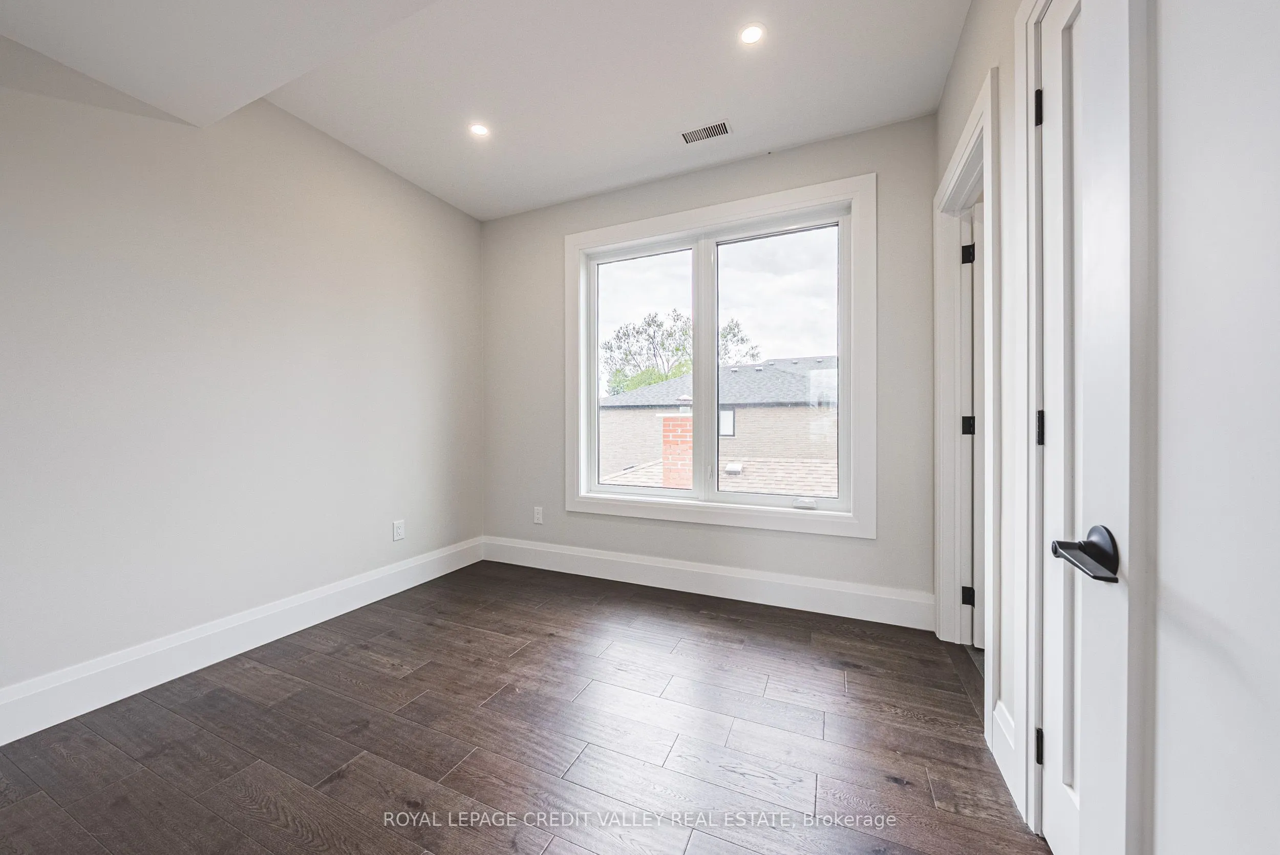 18 Bellman Avenue
