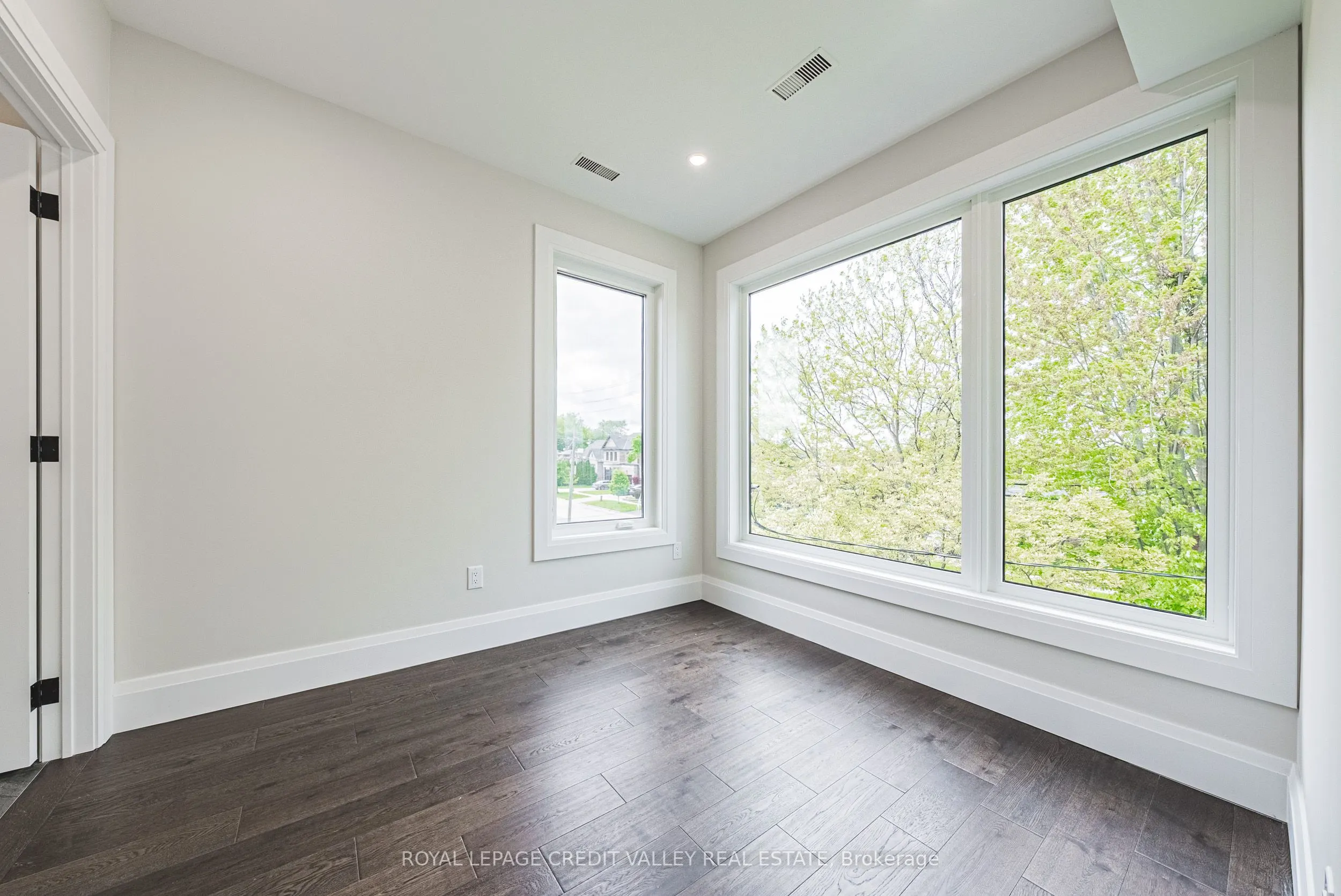 18 Bellman Avenue
