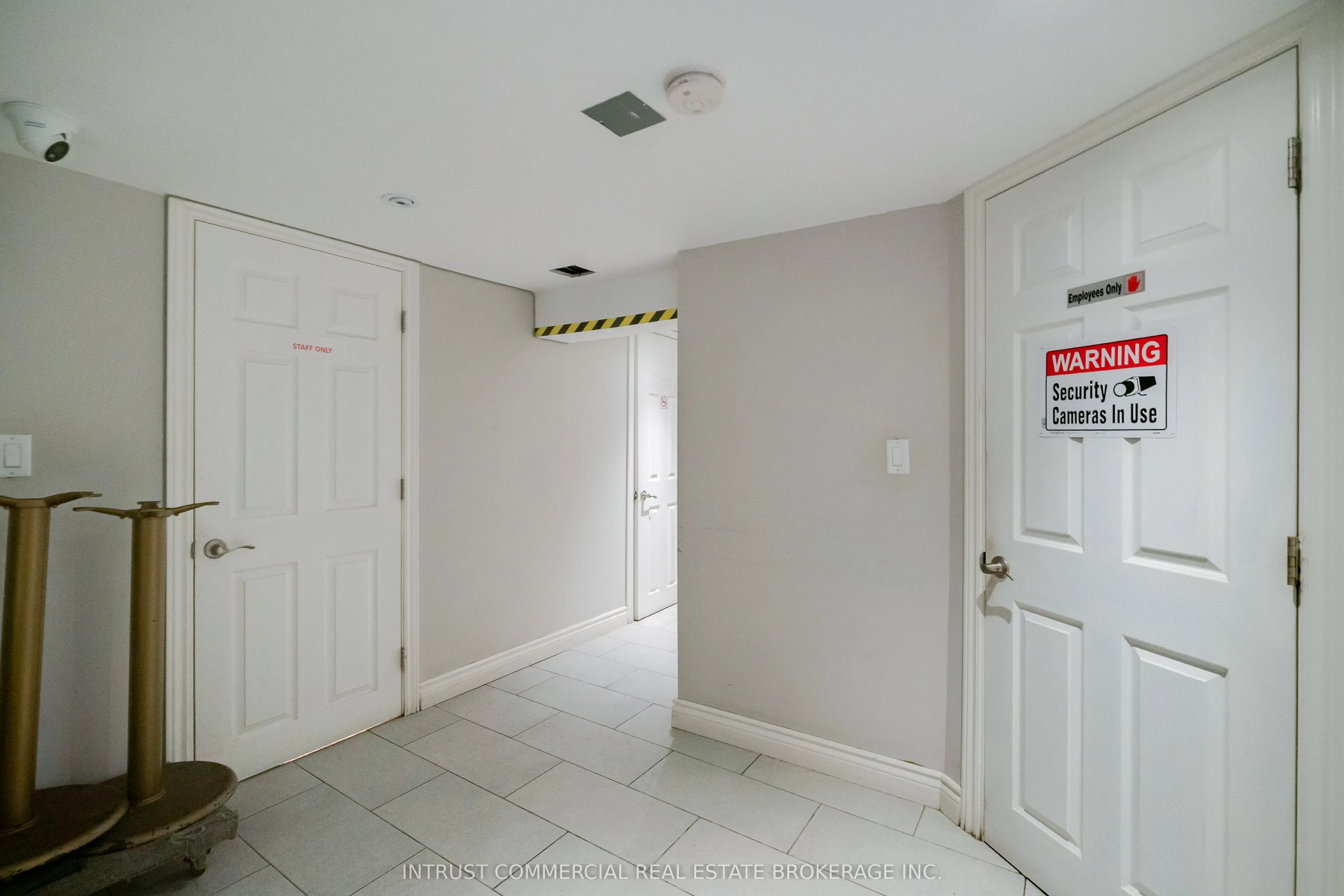 2366 Bloor Street W