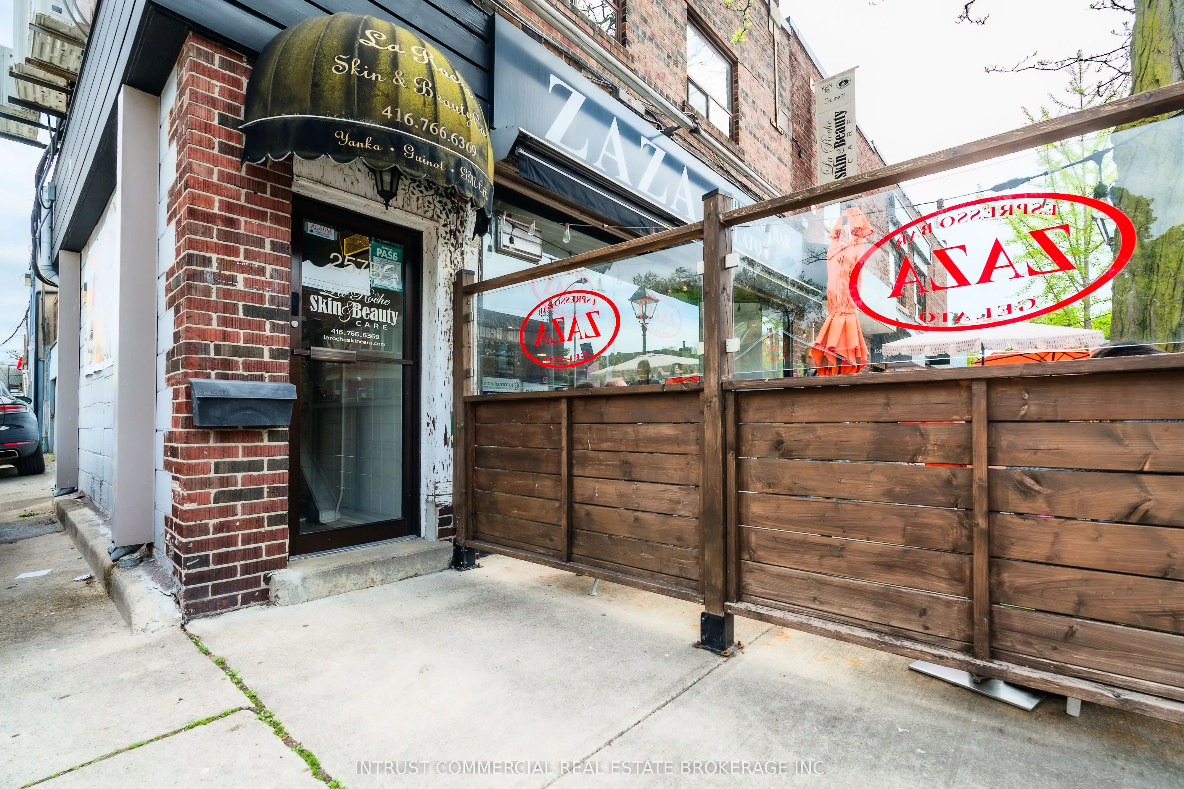 2366 Bloor Street W