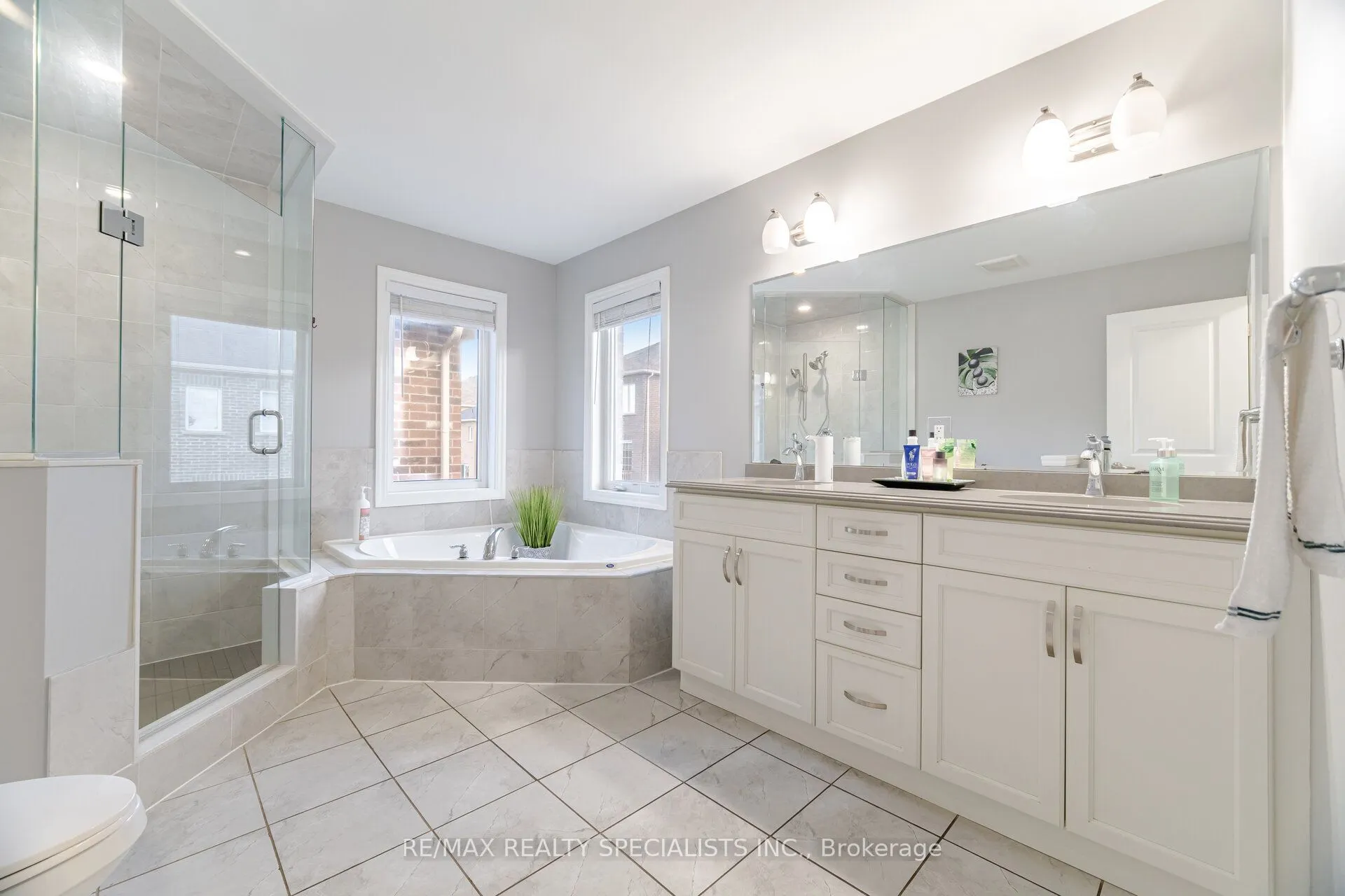 1190 Mceachern Court