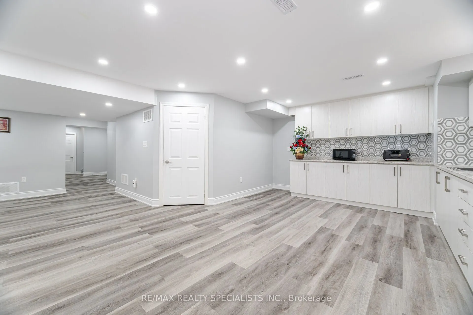 1190 Mceachern Court
