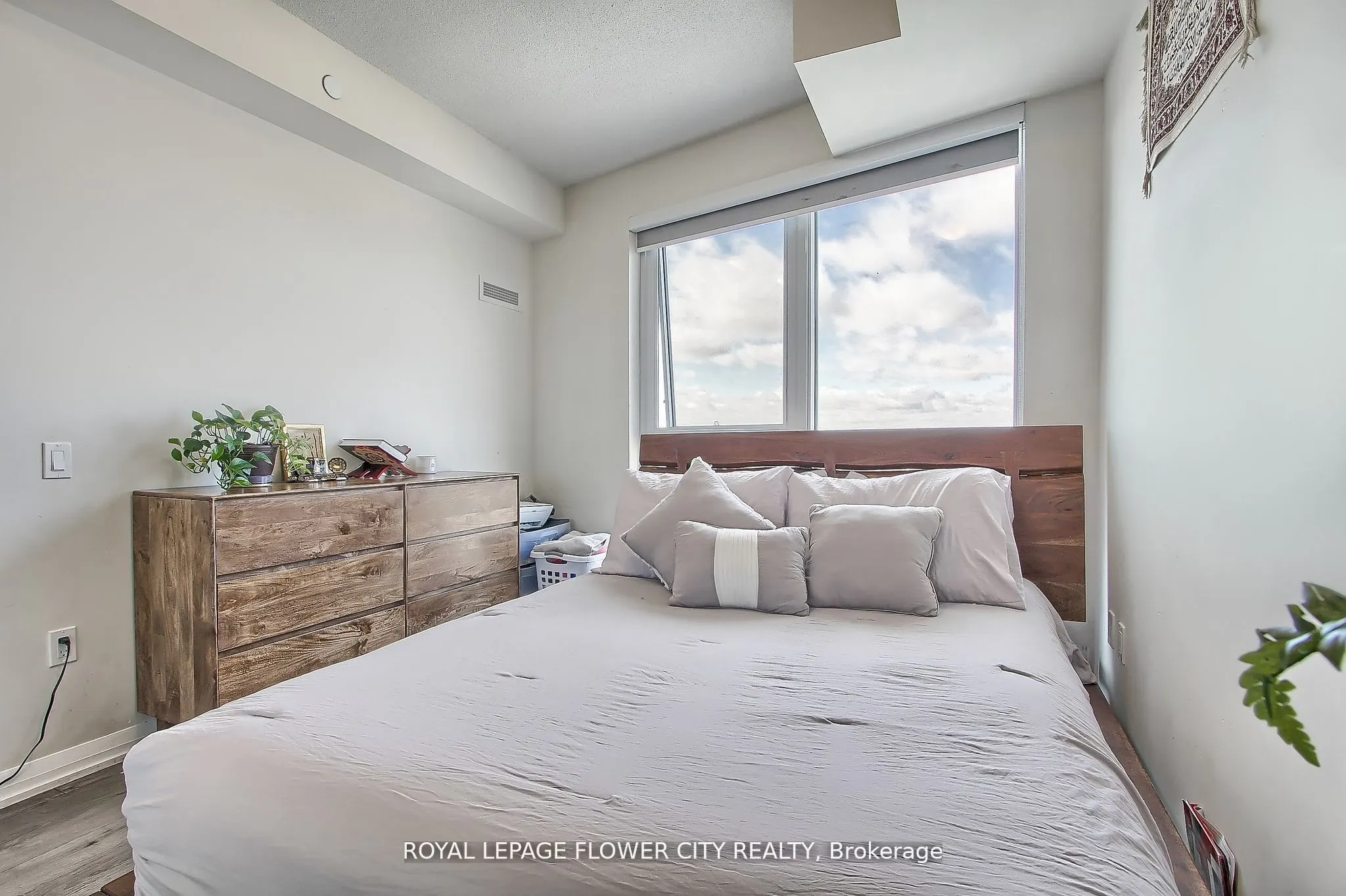 65 Watergarden Crescent, #1307