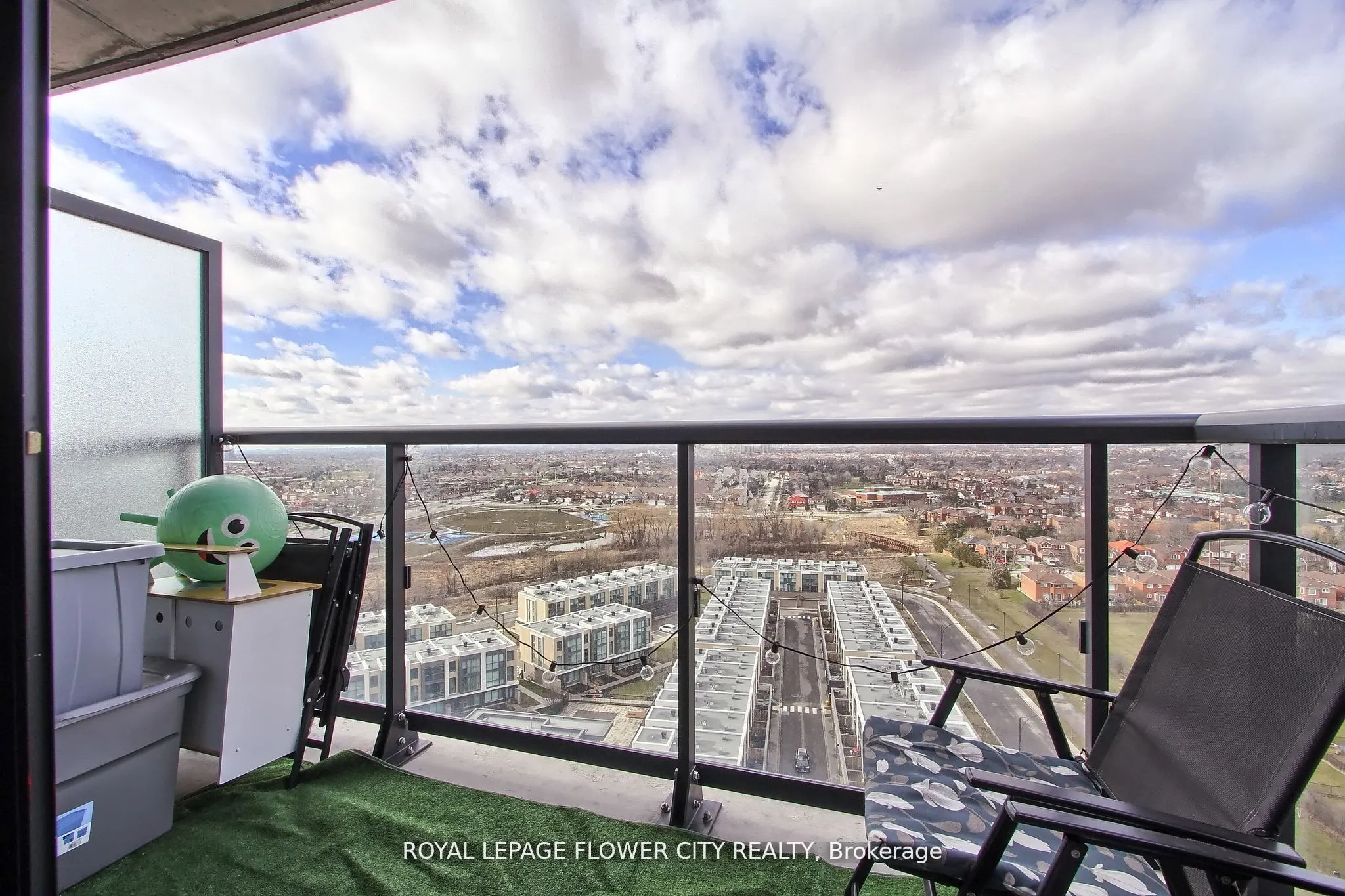 65 Watergarden Crescent, #1307