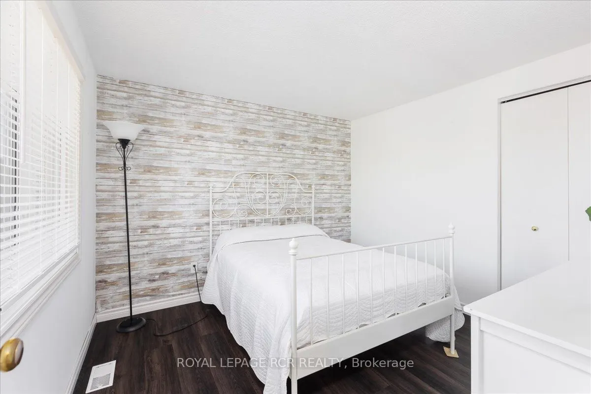 229 Elmwood Crescent