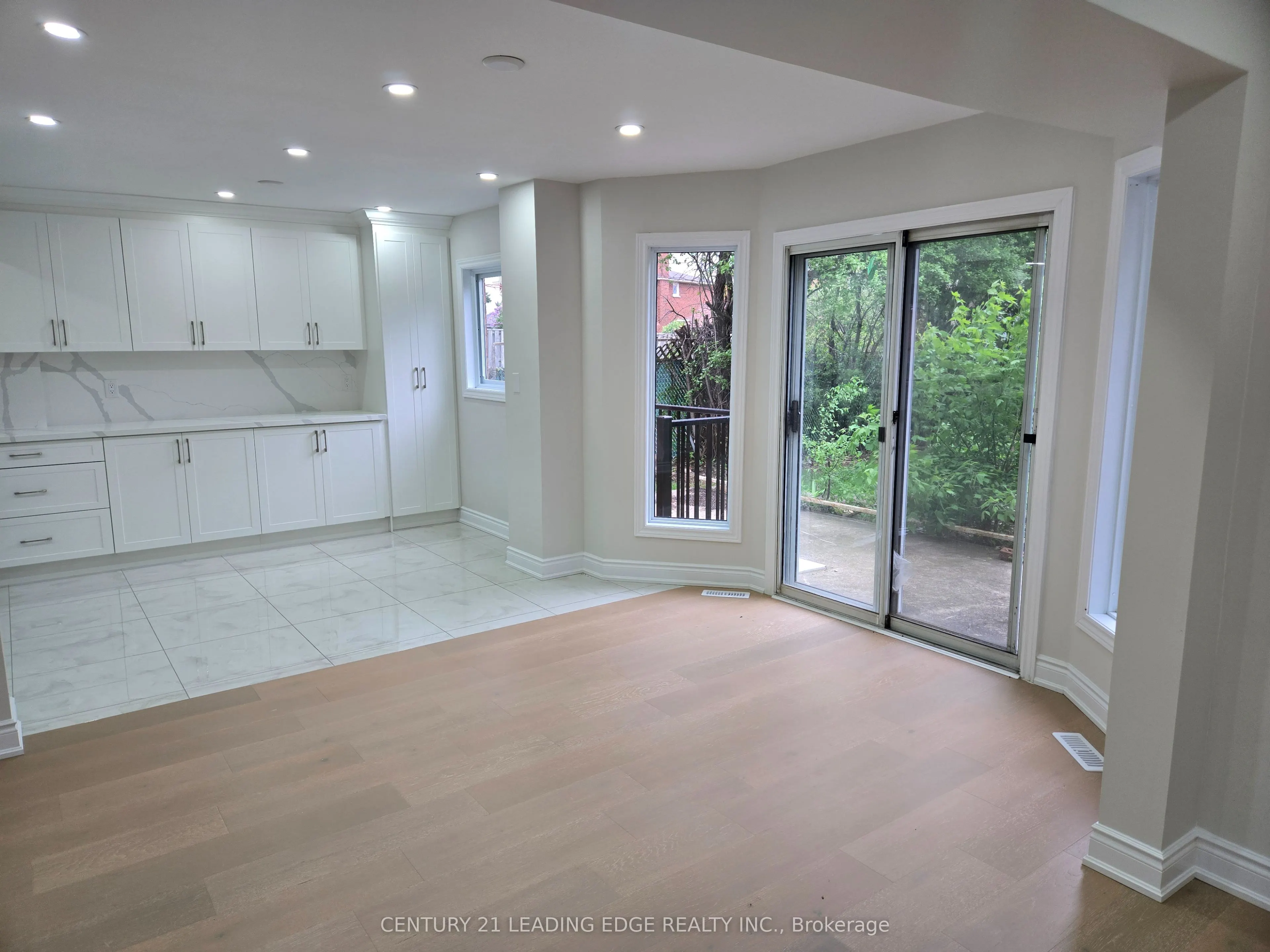 8 BLOOMINGDALE Drive, #MAIN