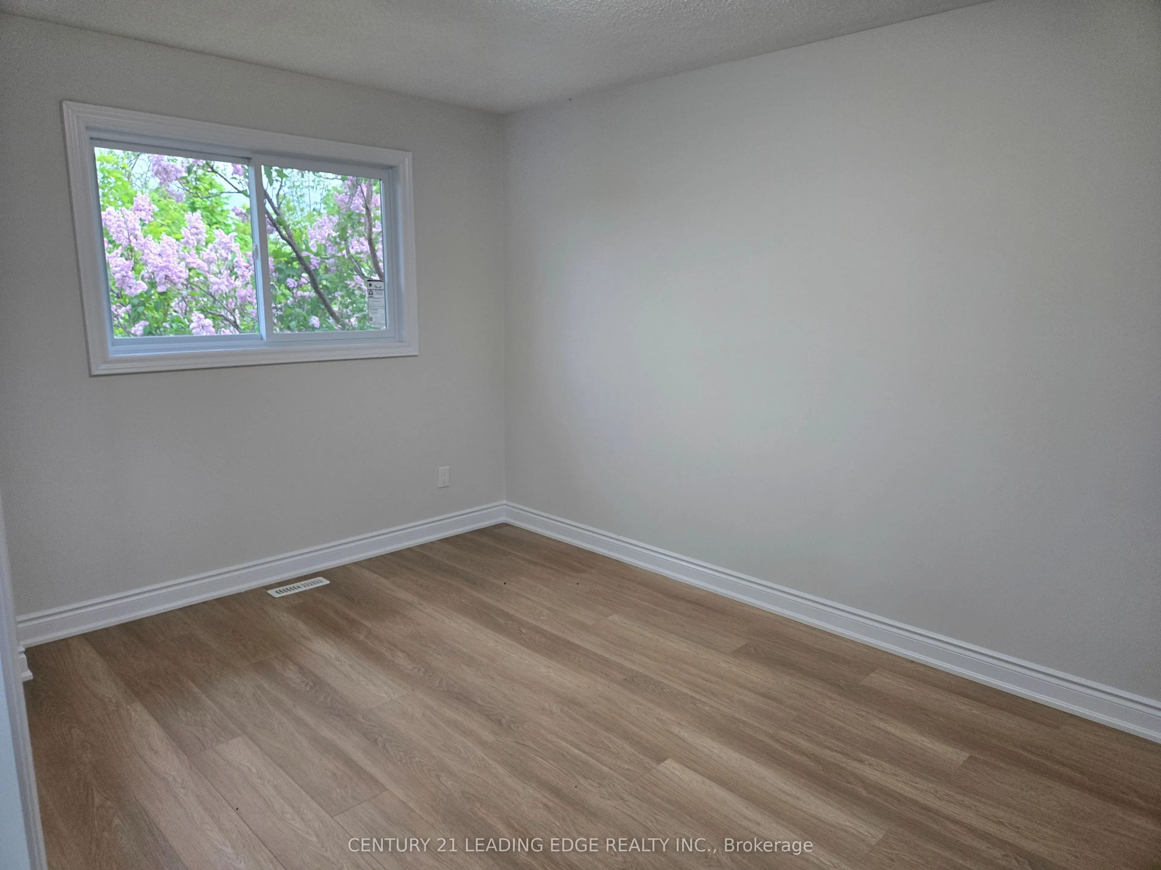 8 BLOOMINGDALE Drive, #MAIN