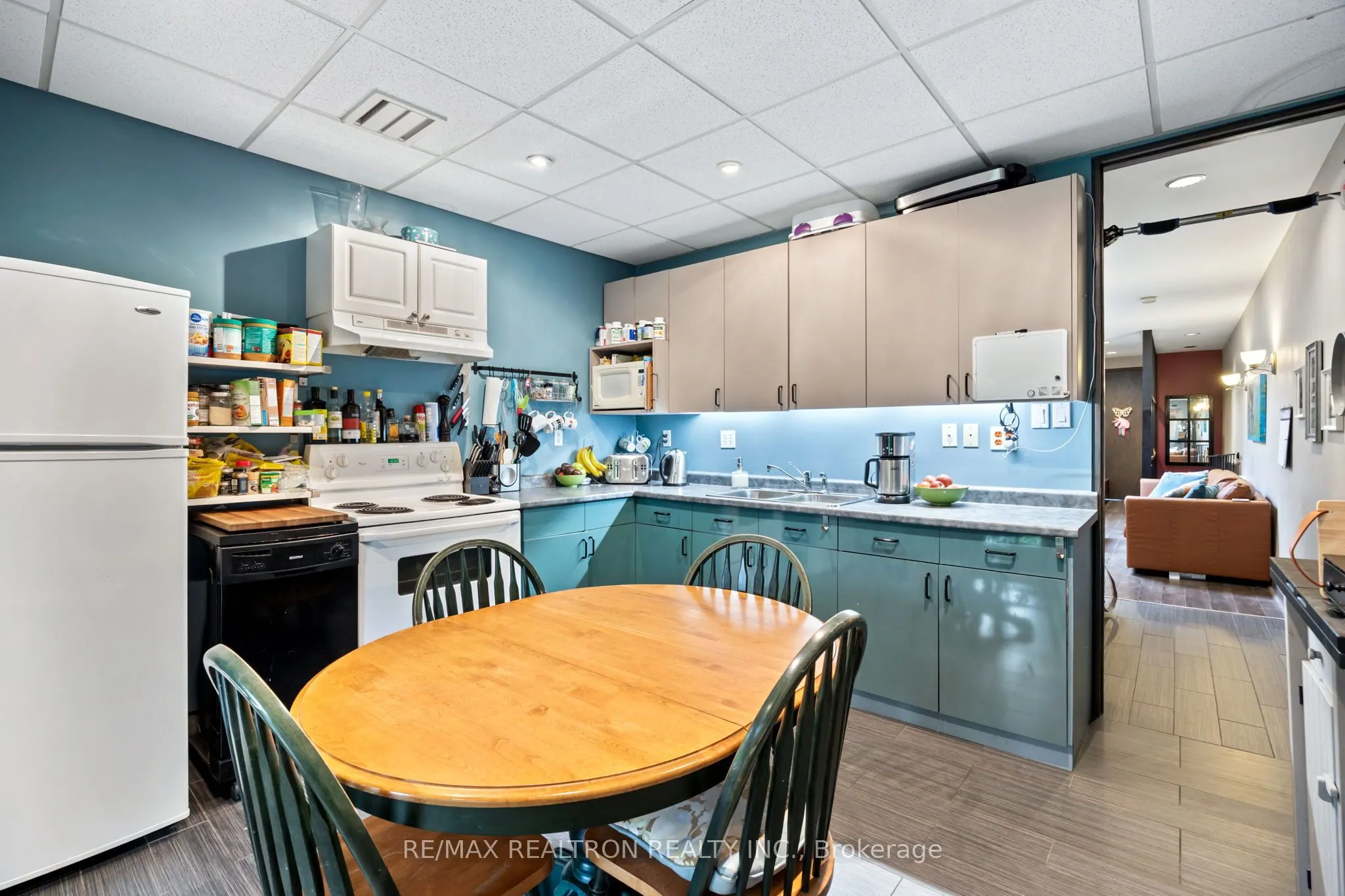 1611 Bloor Street W