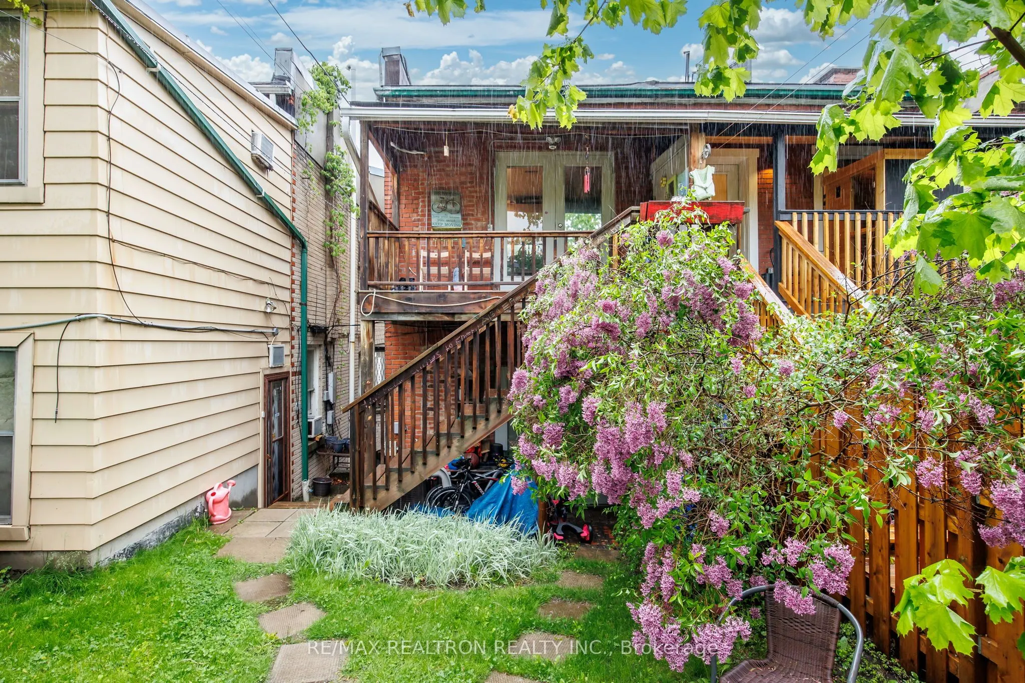 1611 Bloor Street W