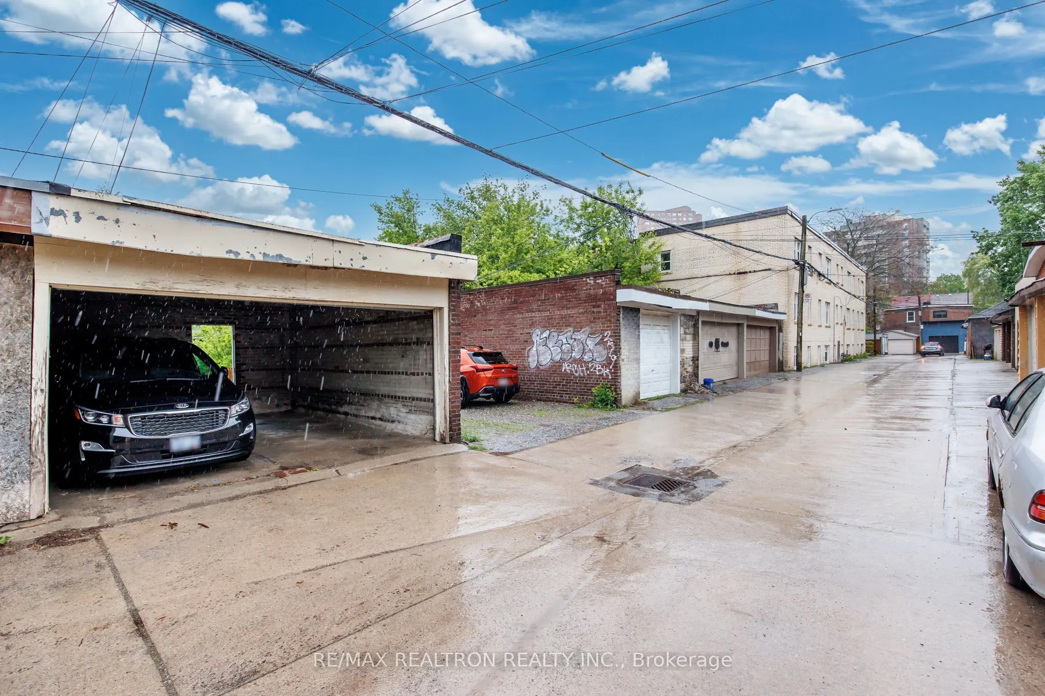 1611 Bloor Street W