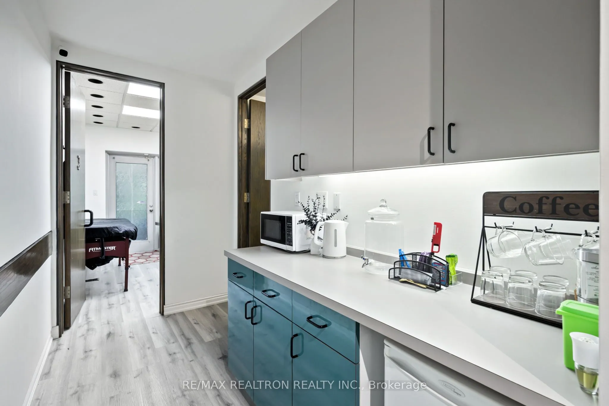 1611 Bloor Street W