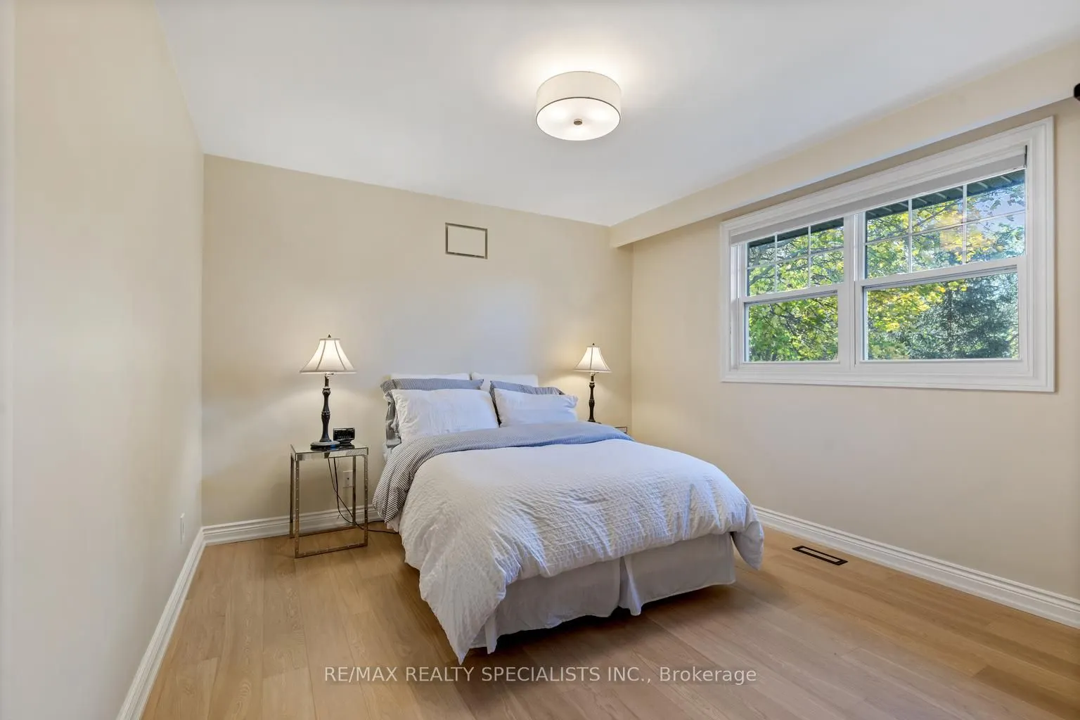 1404 Tecumseh Park Drive