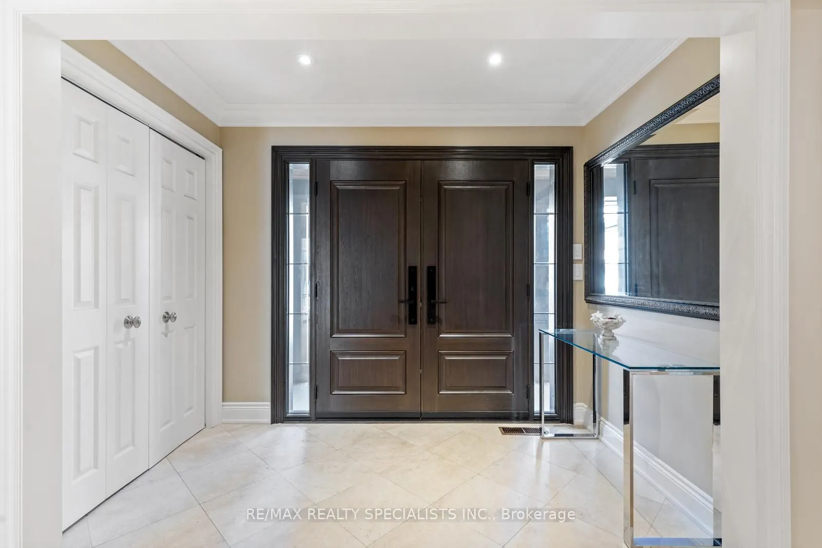 1404 Tecumseh Park Drive