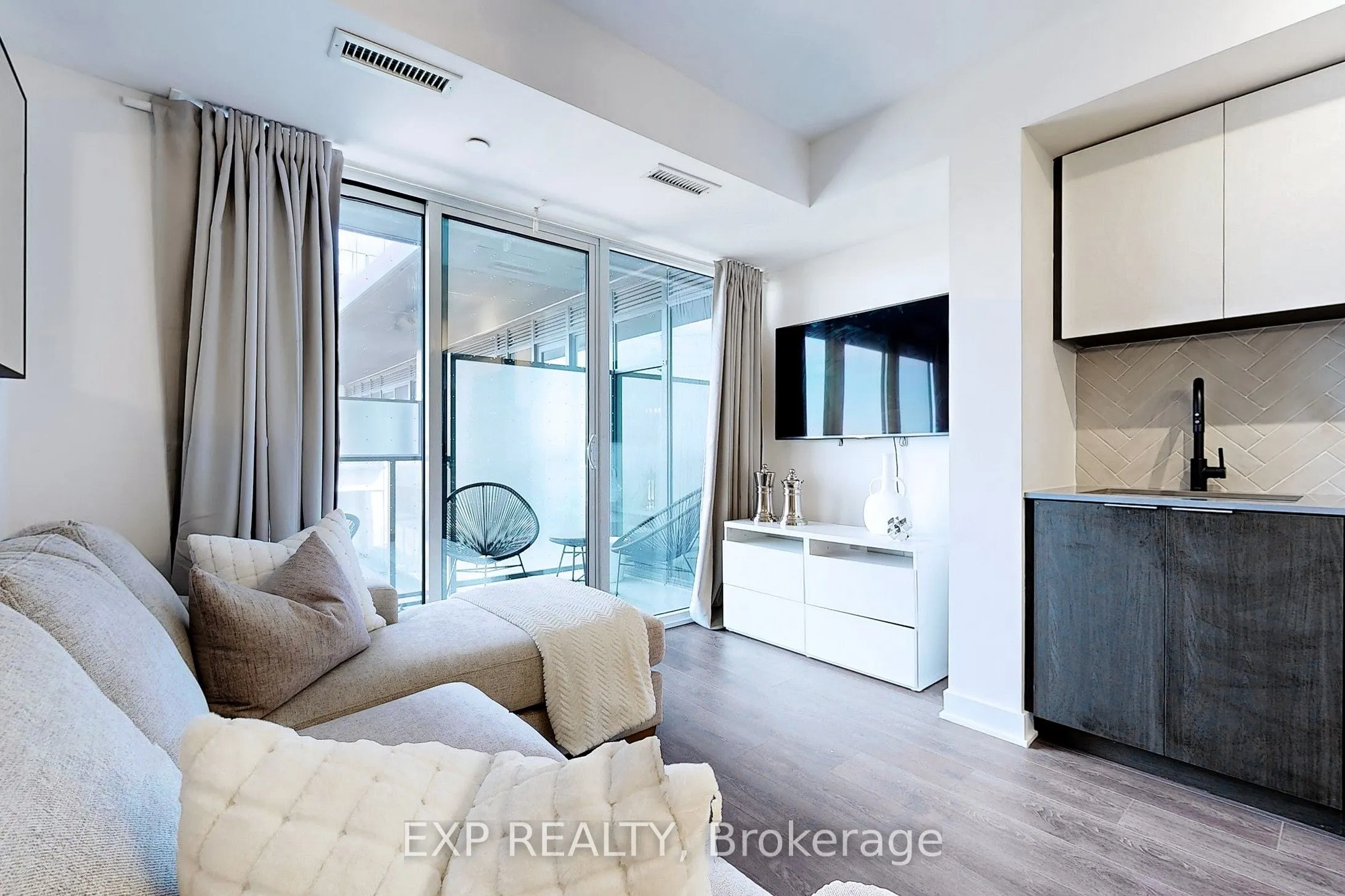 36 Zorra Street, #330