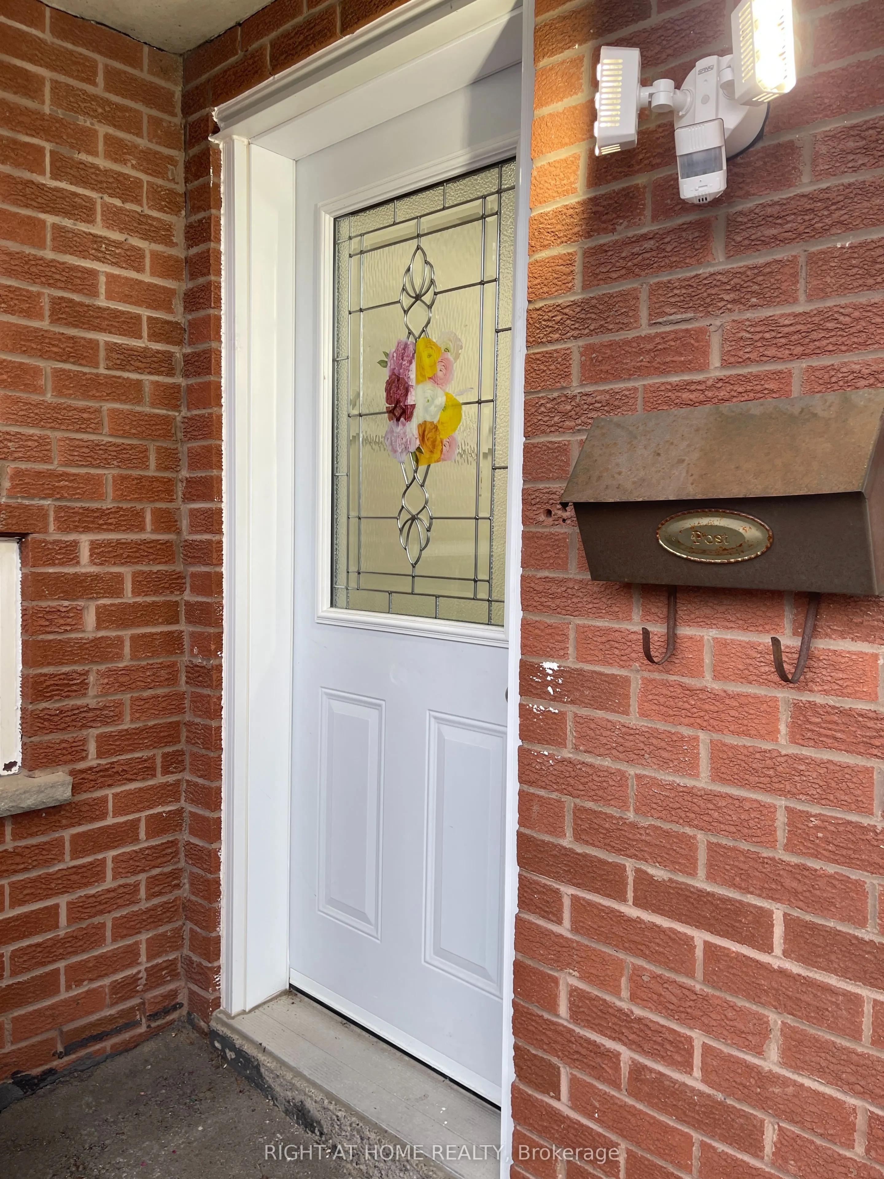 4128 Dursley Crescent, #Lower