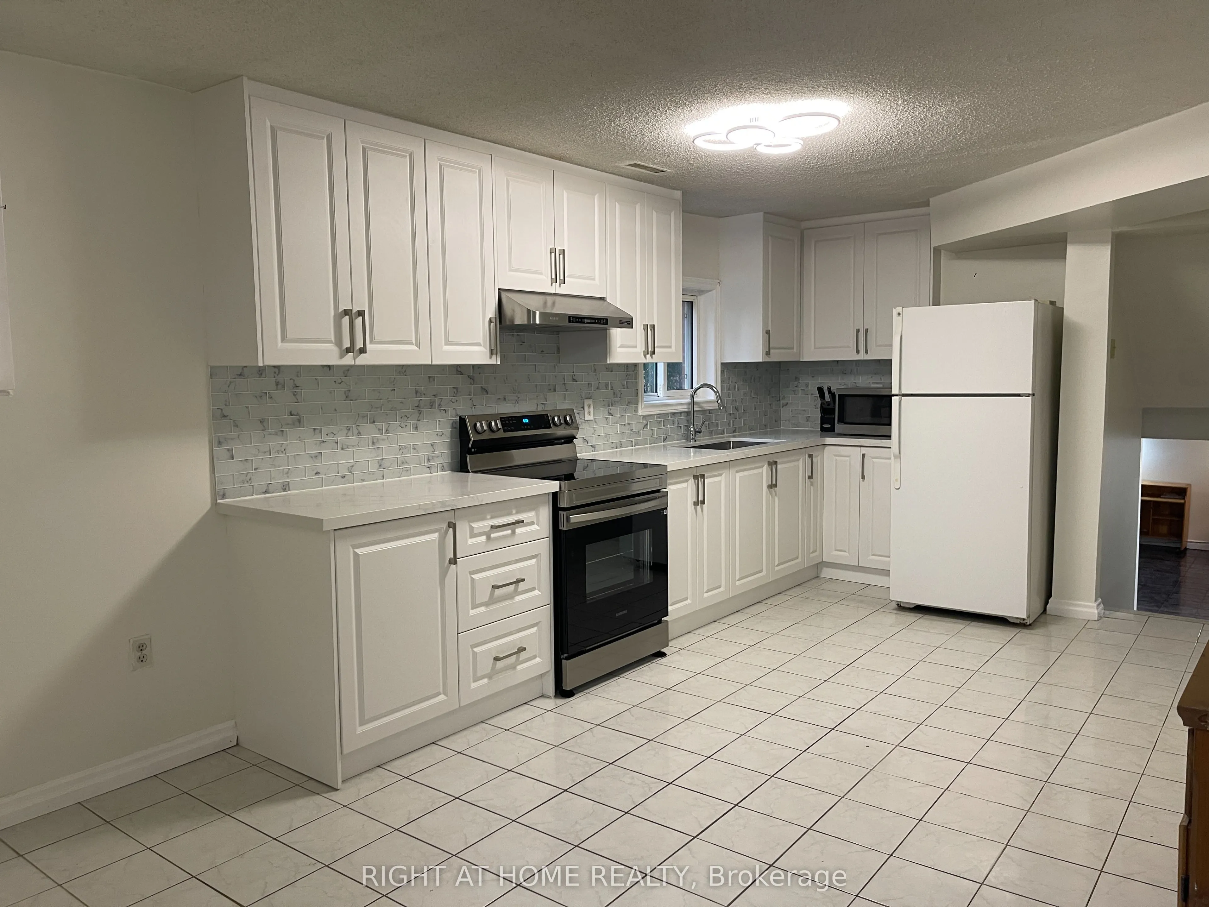 4128 Dursley Crescent, #Lower