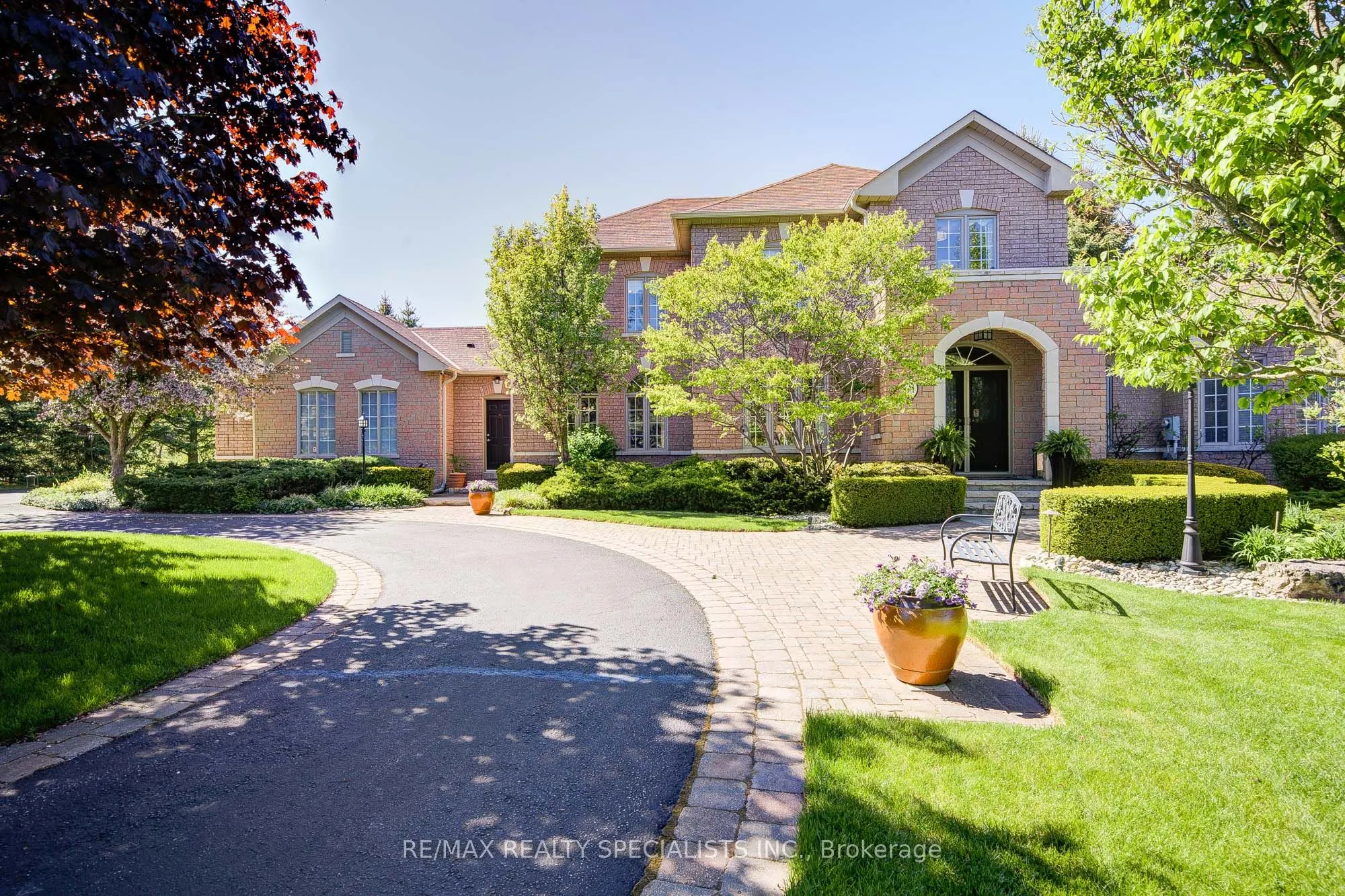 11 Bridlewood Boulevard