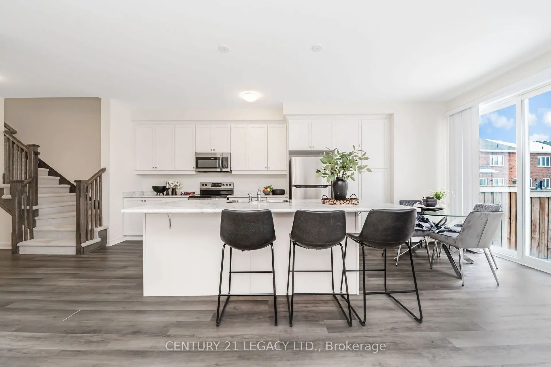 932 Cherry Court
