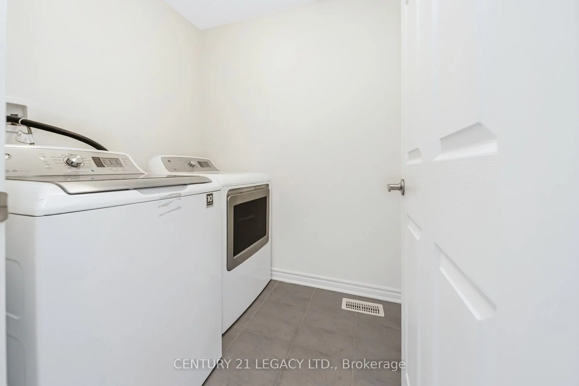 932 Cherry Court