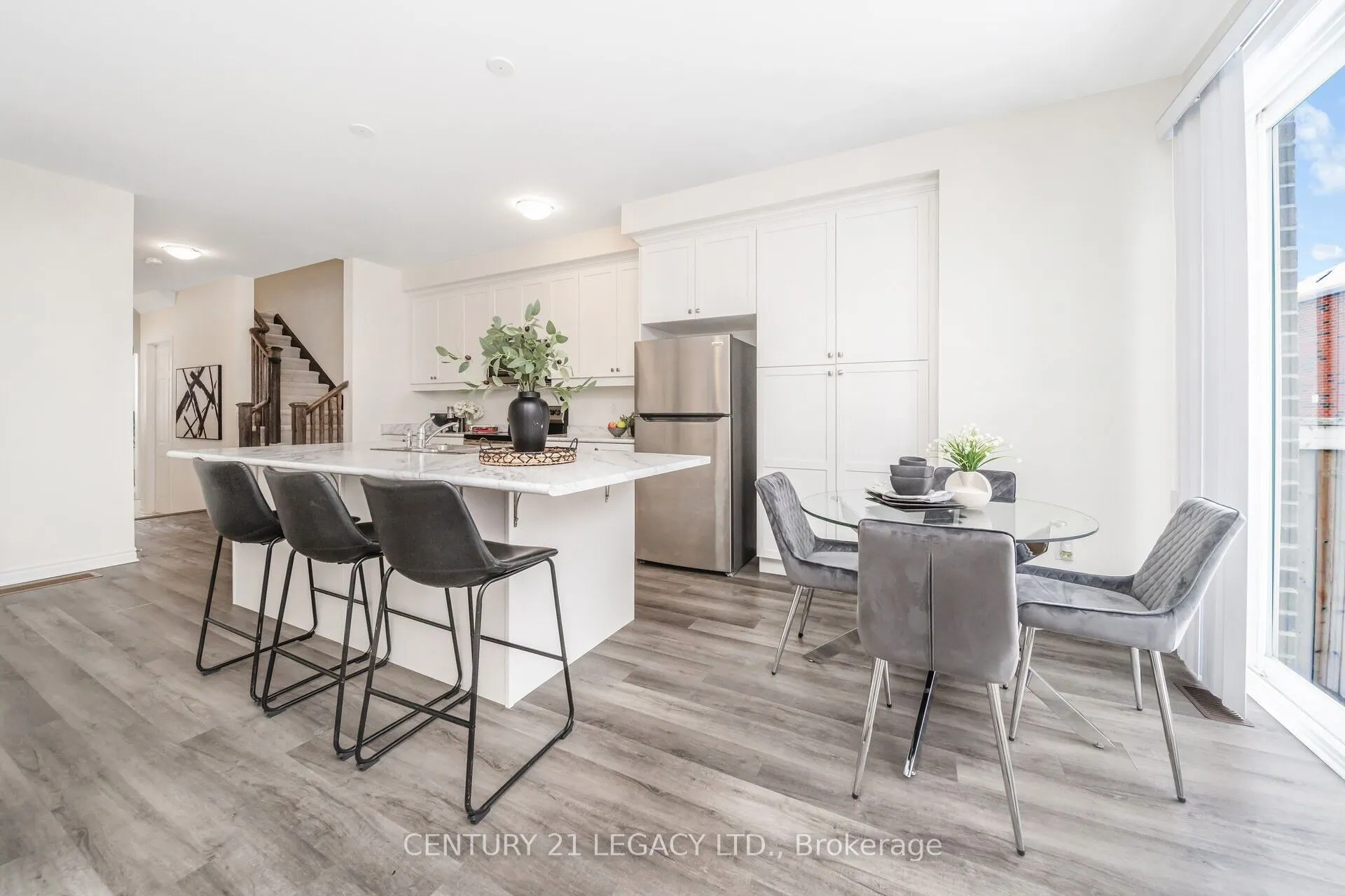 932 Cherry Court
