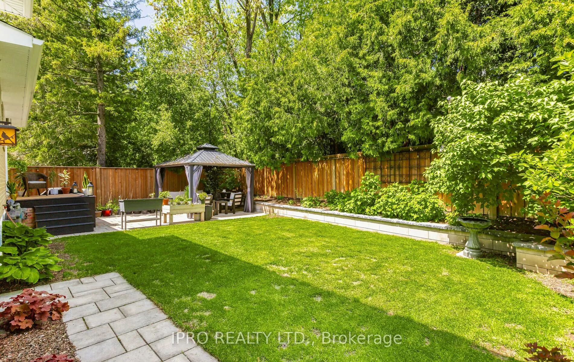 14 Crombie Place