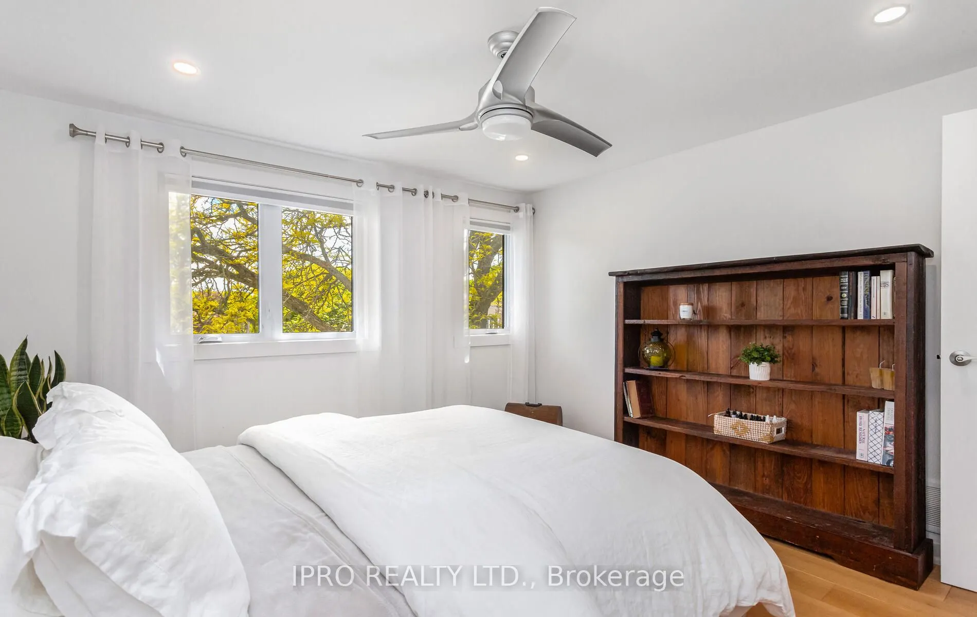14 Crombie Place