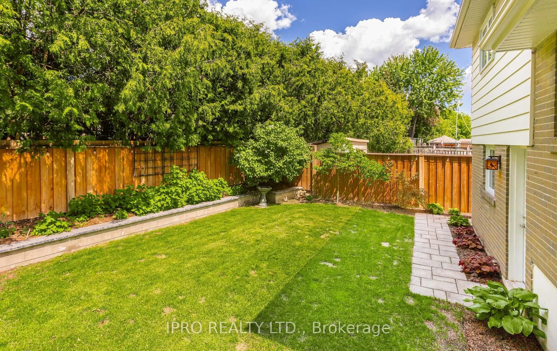 14 Crombie Place