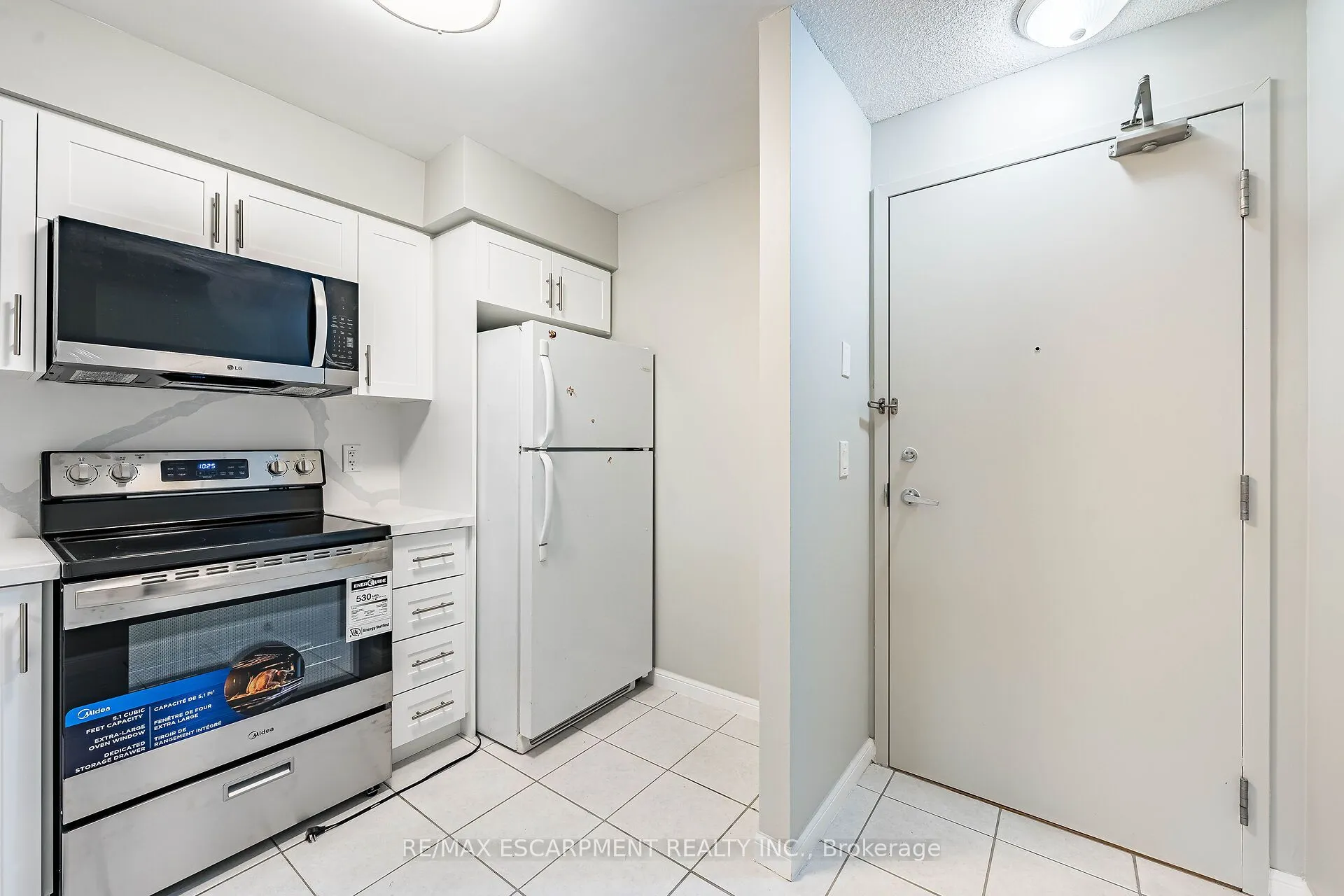 4 Elsinore Path, #402