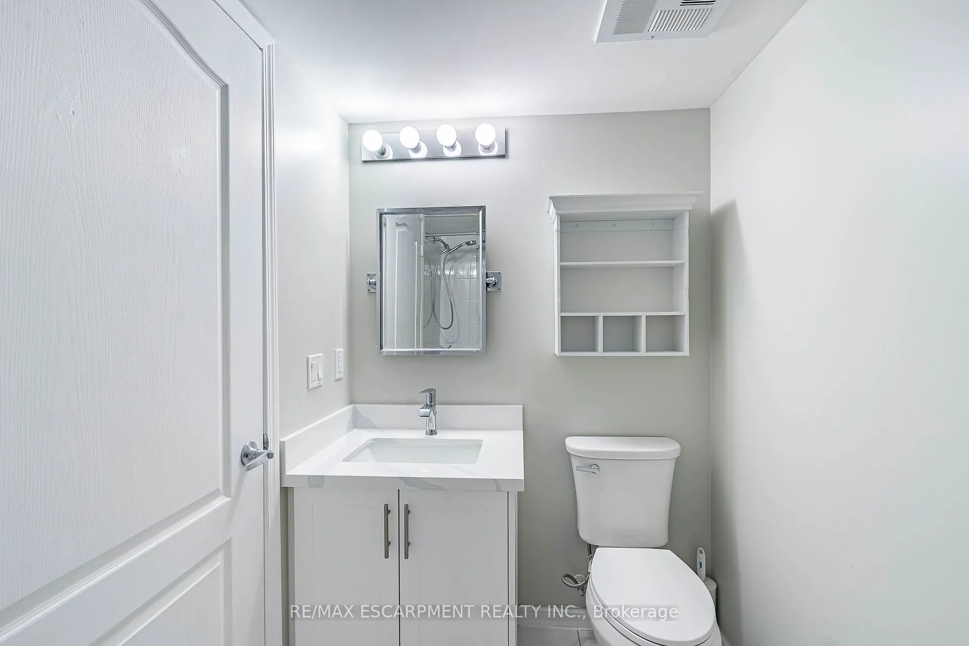 4 Elsinore Path, #402