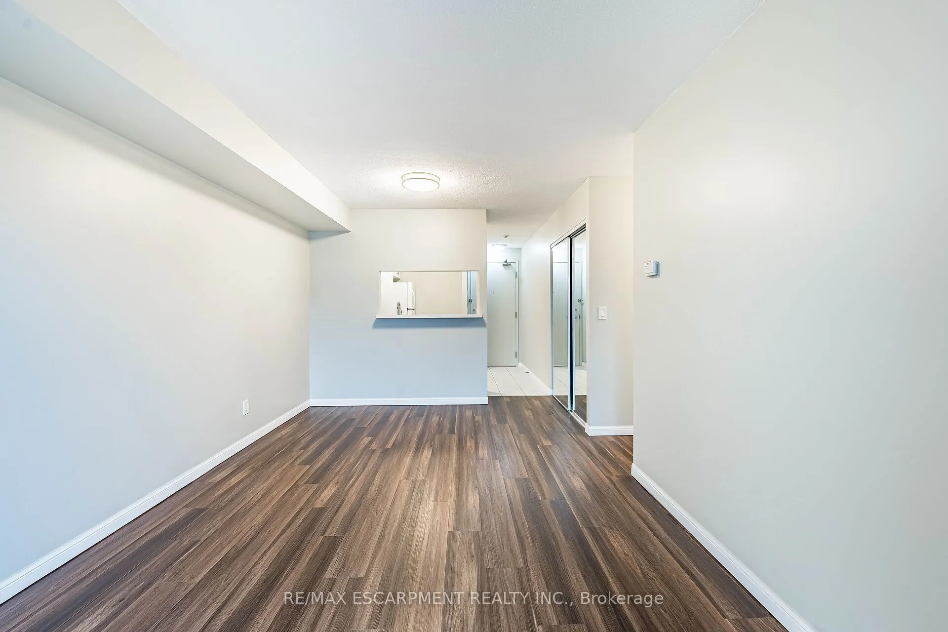 4 Elsinore Path, #402