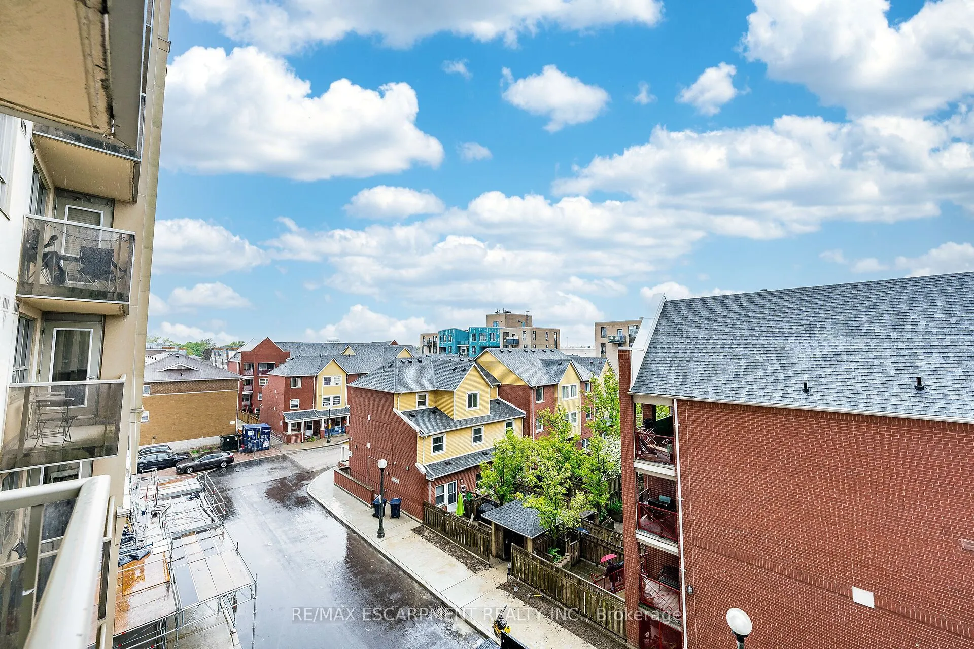 4 Elsinore Path, #402