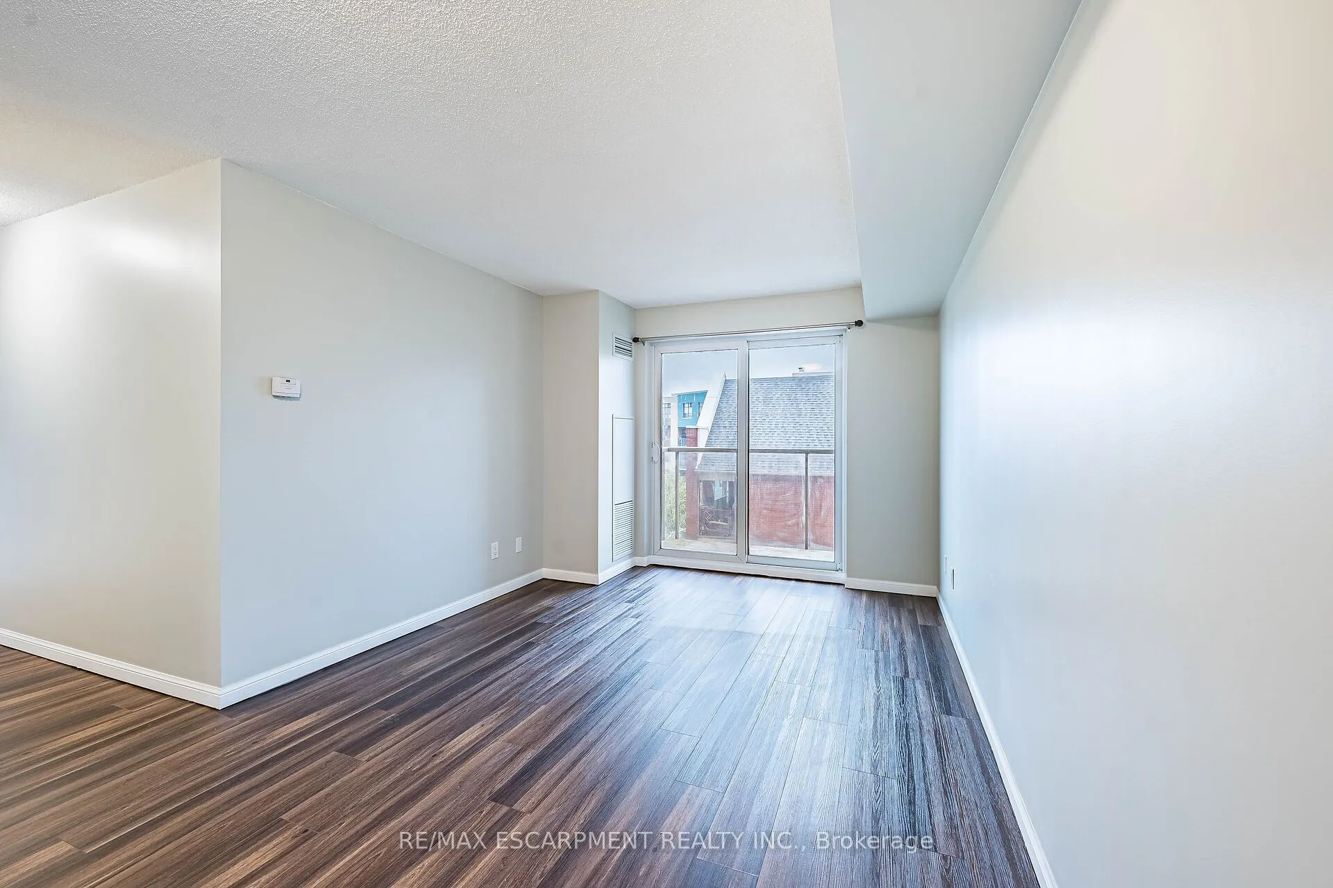 4 Elsinore Path, #402