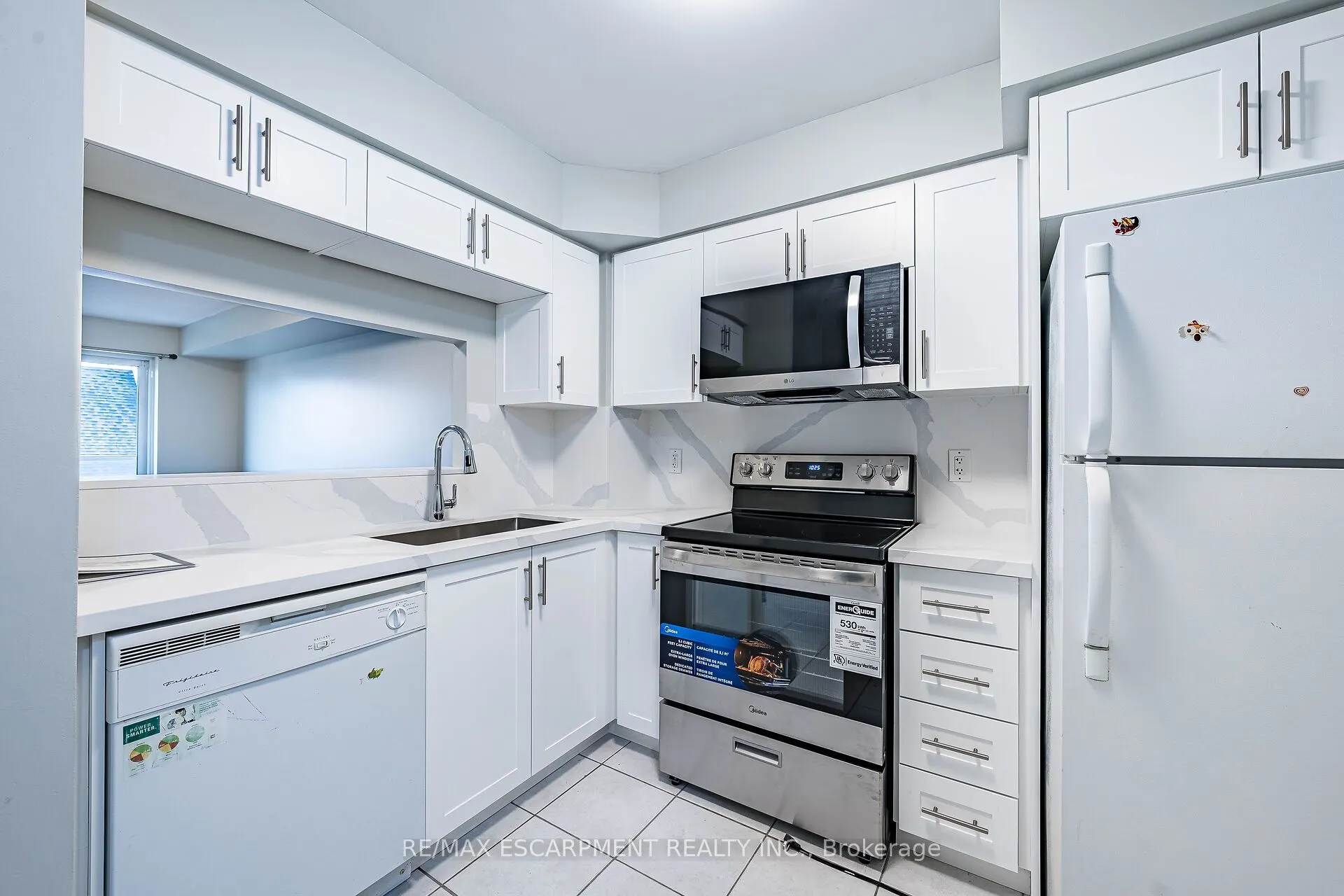 4 Elsinore Path, #402
