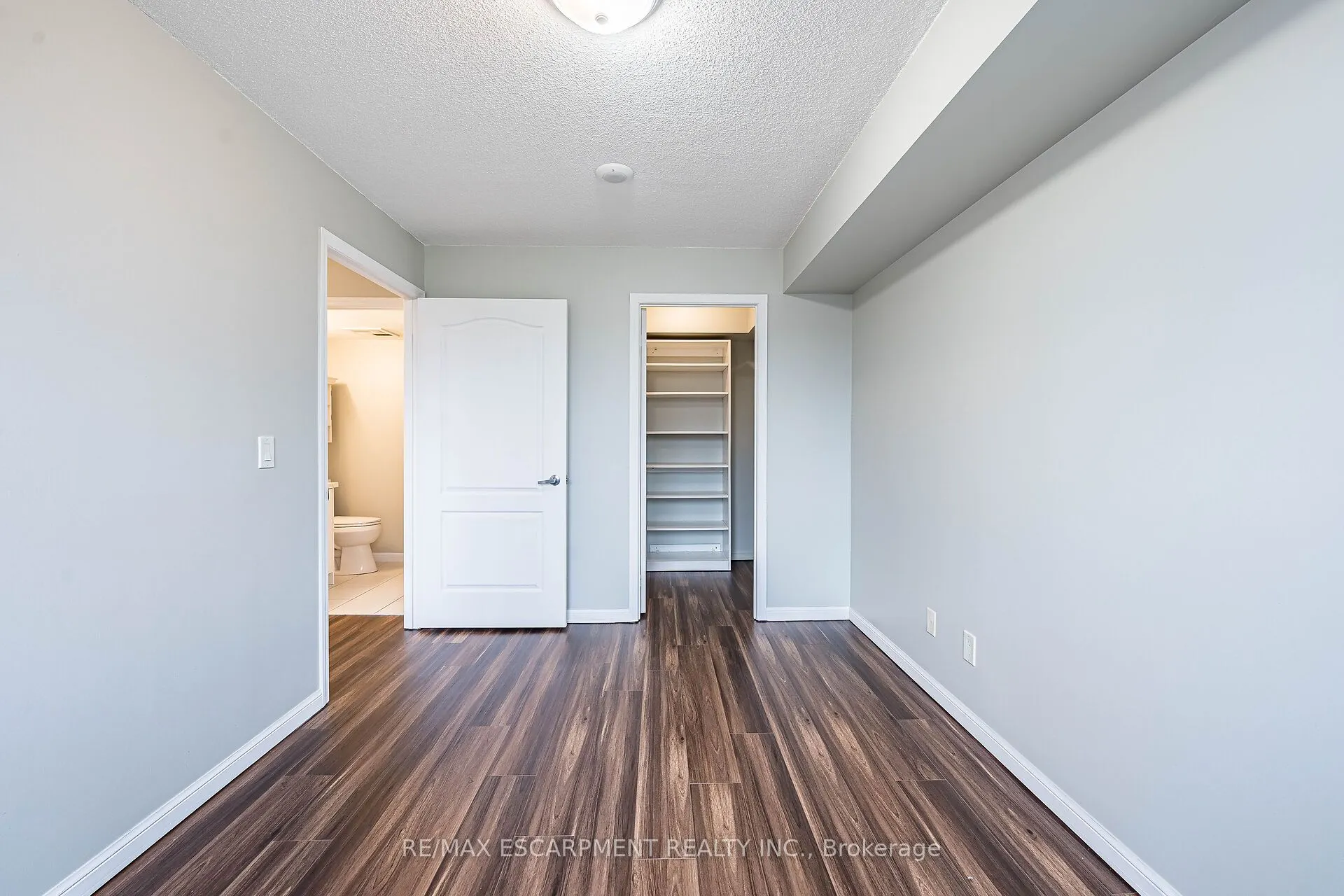 4 Elsinore Path, #402