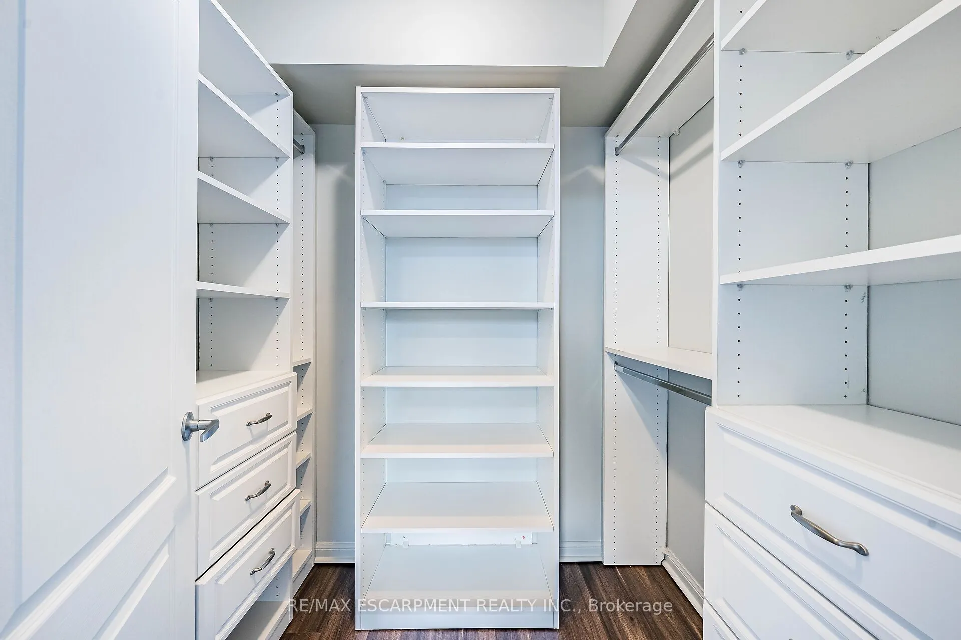 4 Elsinore Path, #402