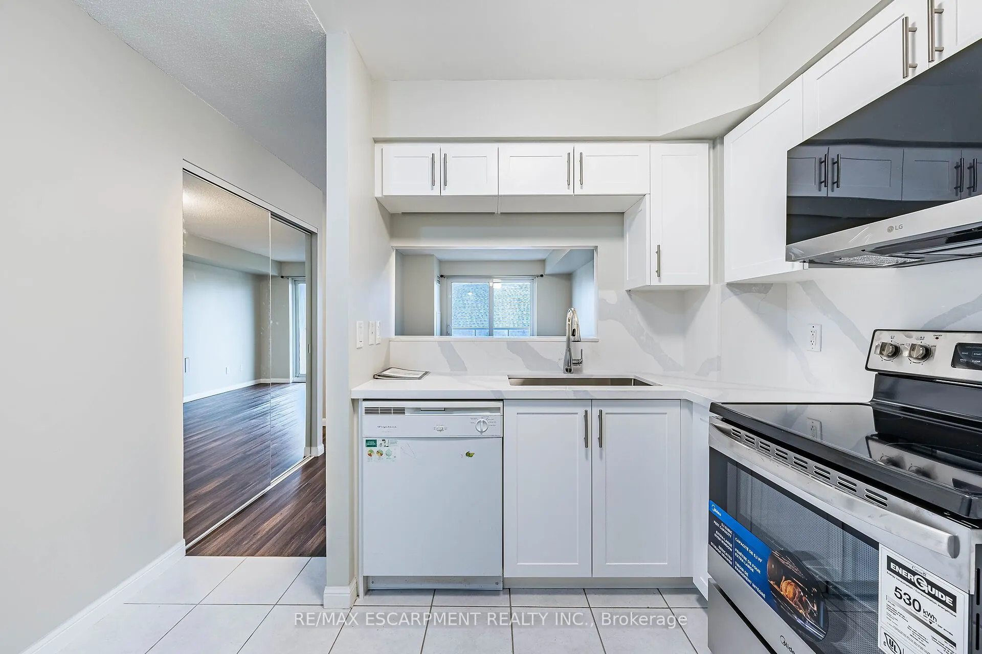 4 Elsinore Path, #402
