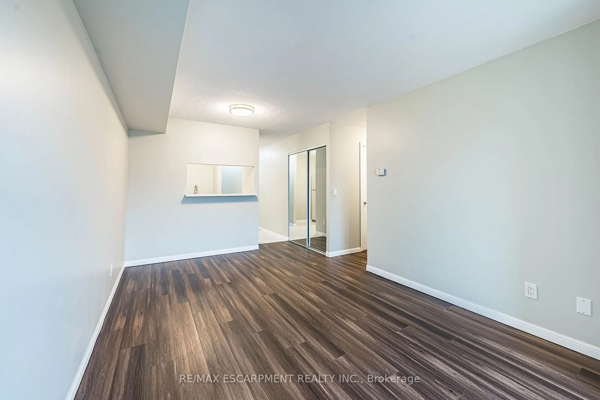 4 Elsinore Path, #402