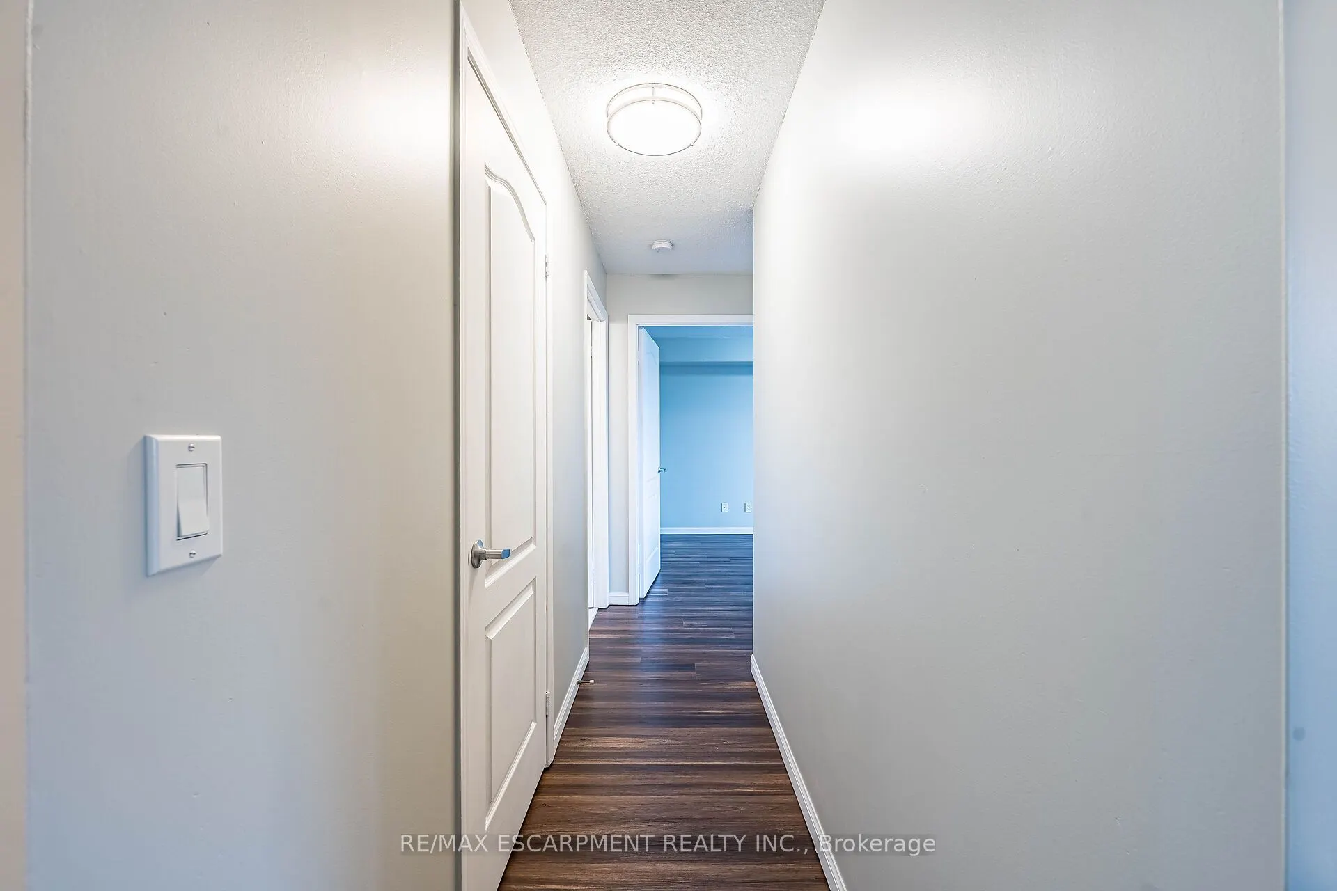 4 Elsinore Path, #402