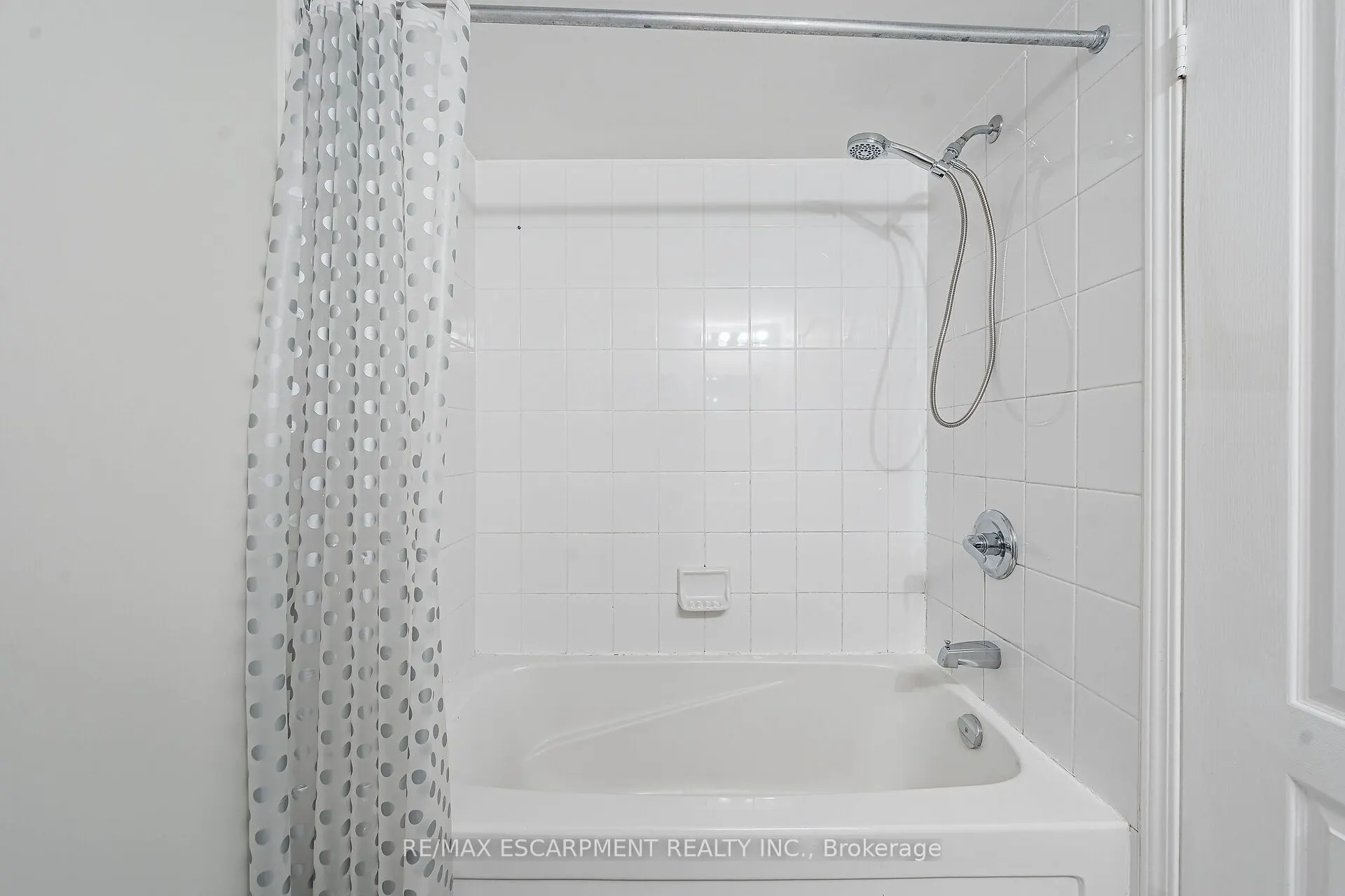 4 Elsinore Path, #402