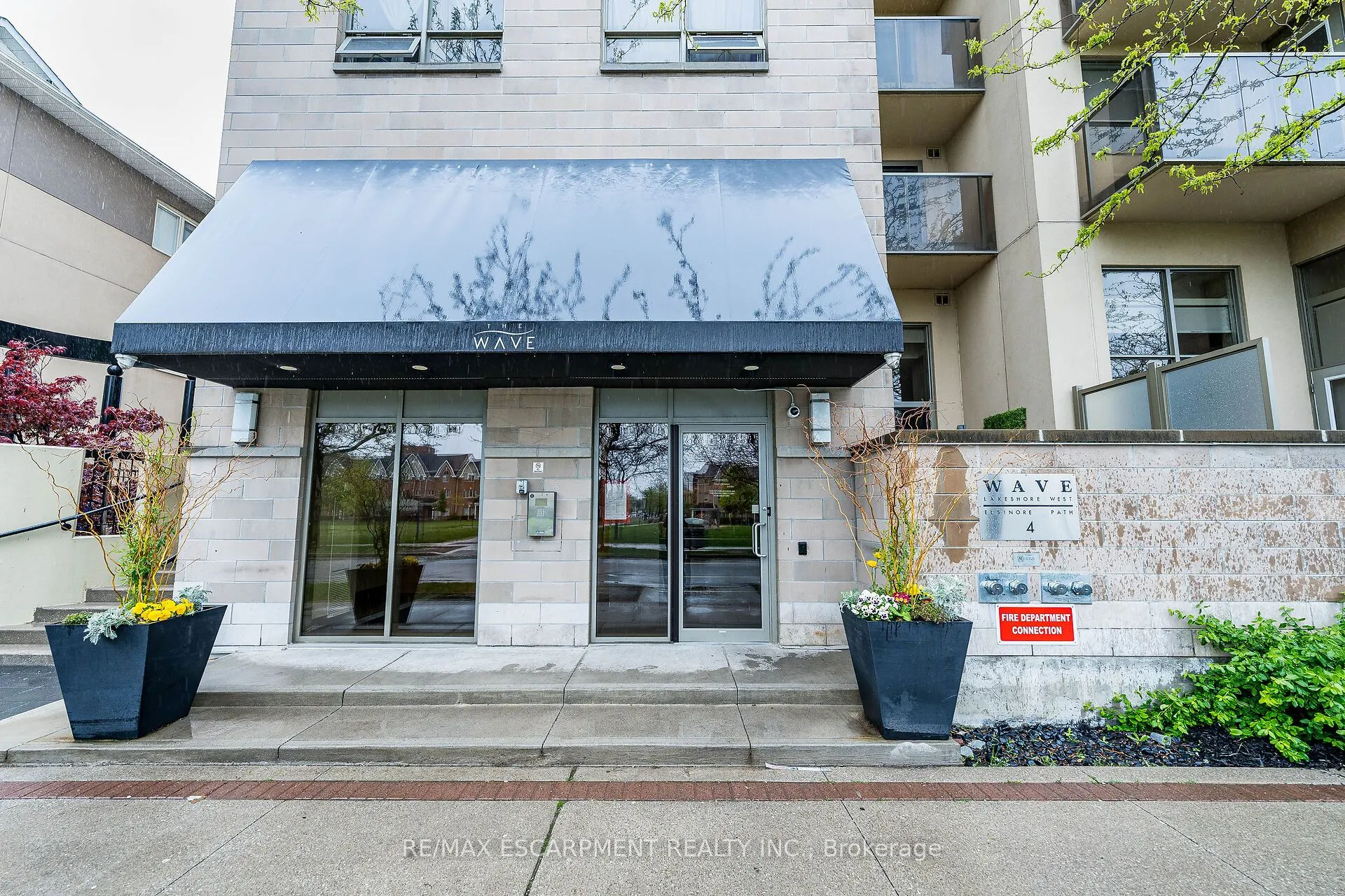 4 Elsinore Path, #402