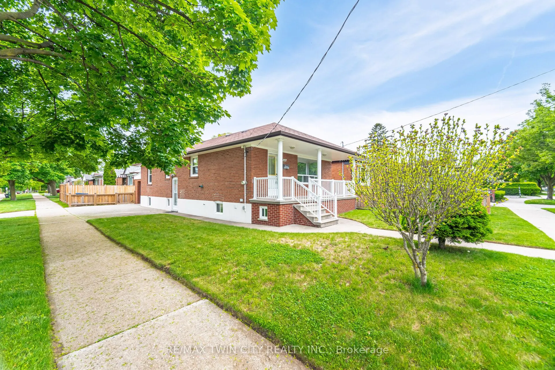 425 Lanor Avenue