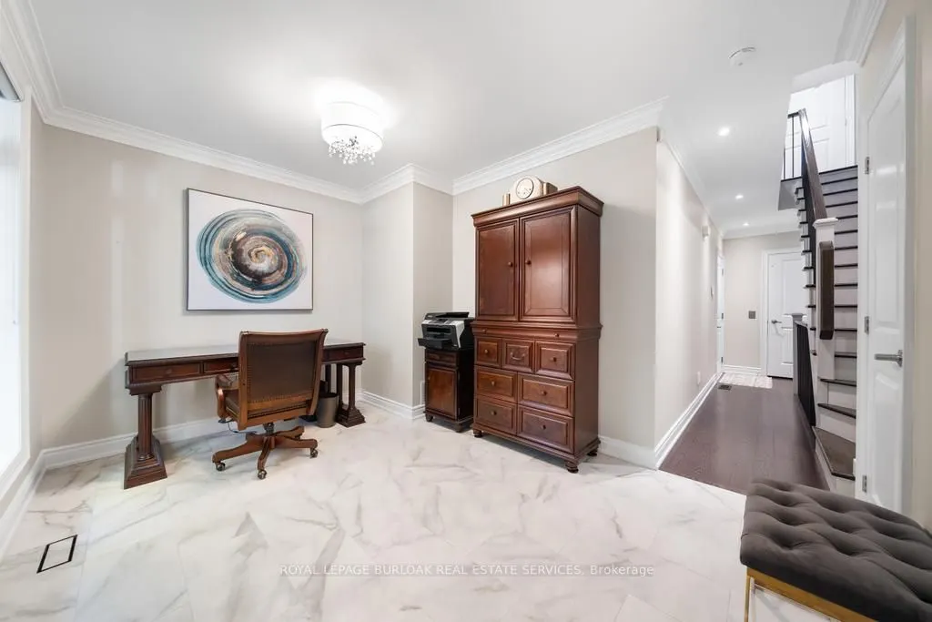 509 Elizabeth Street, #7