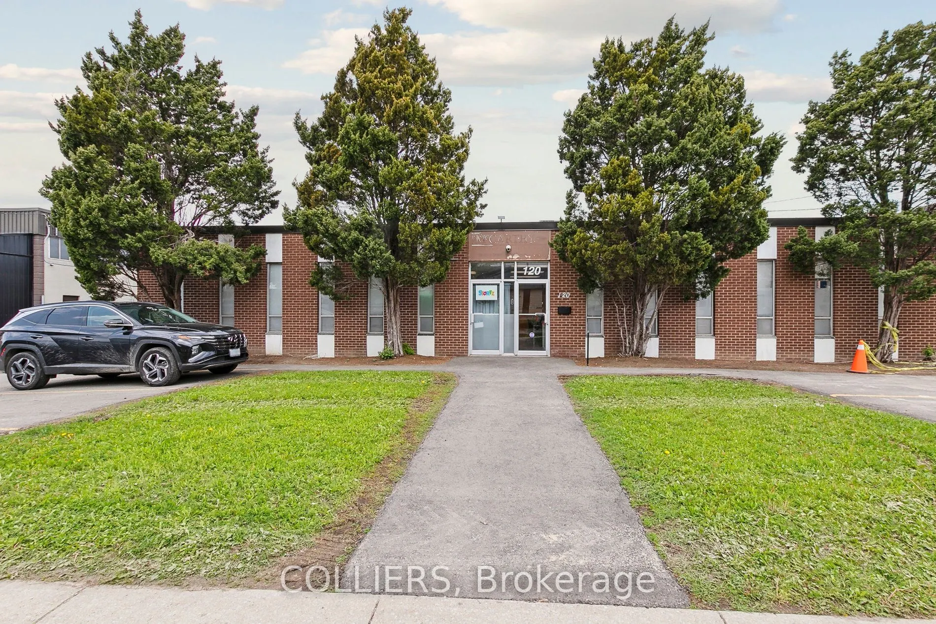 120 St.Regis Crescent