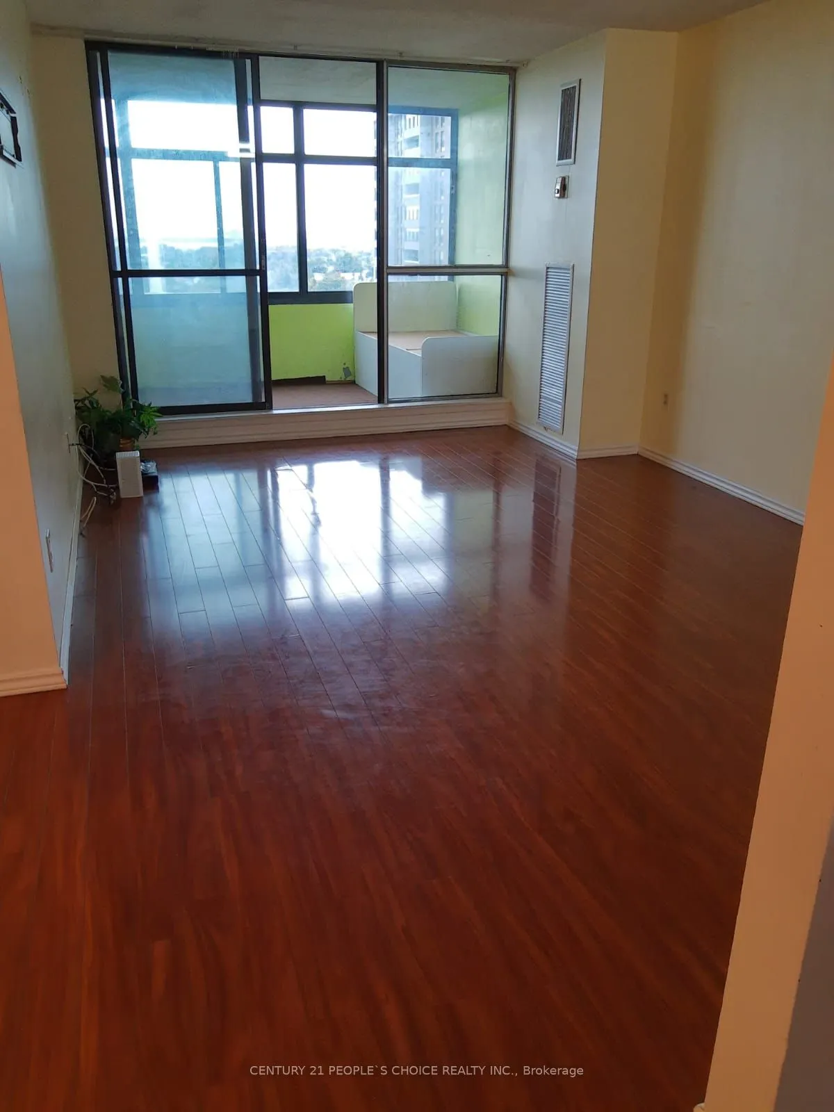 15 Kensington Road, #1405