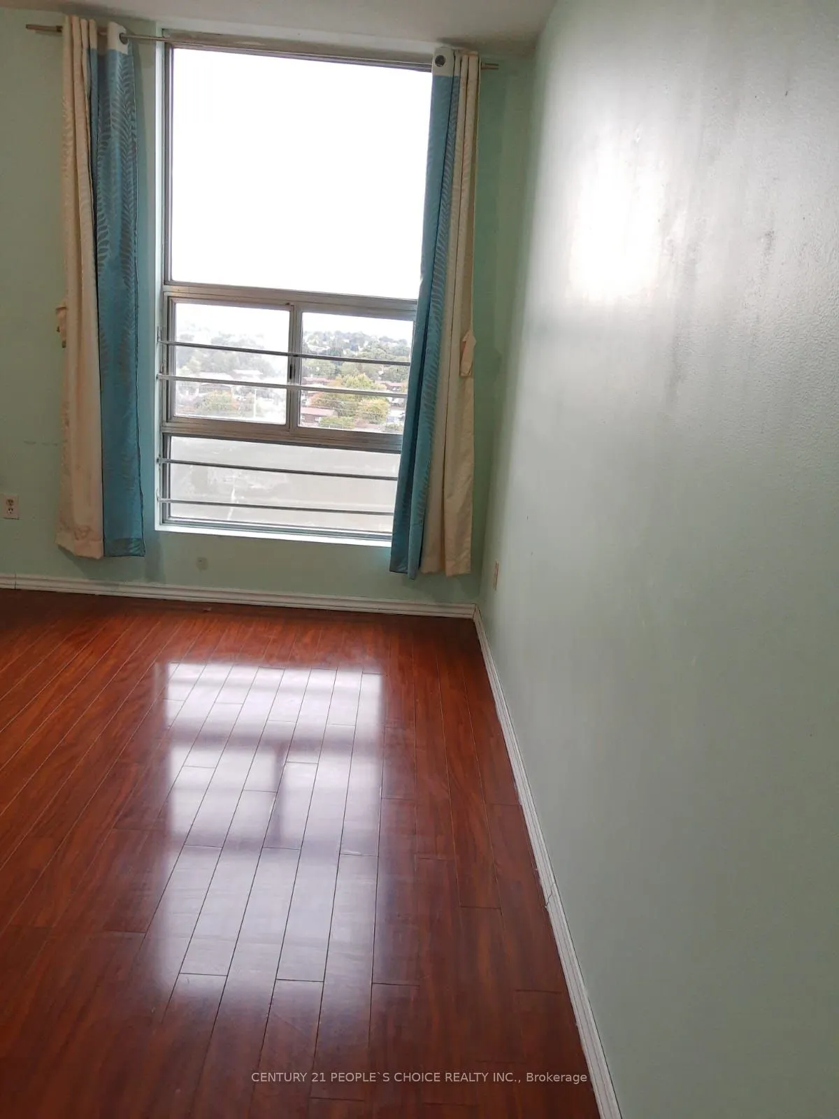 15 Kensington Road, #1405
